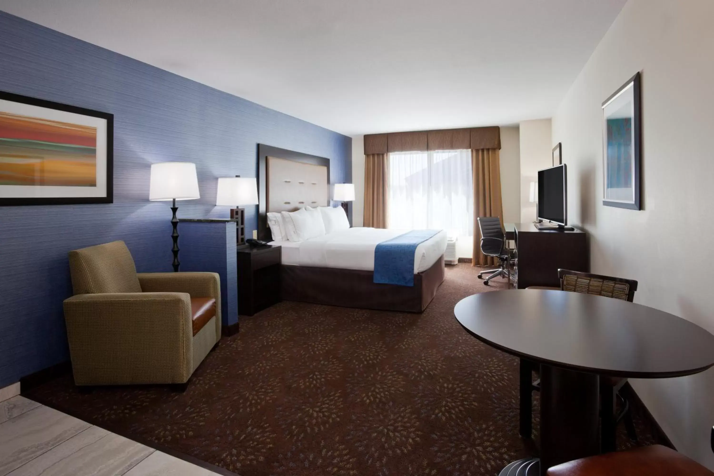 Photo of the whole room in Holiday Inn Express & Suites Fort Dodge, an IHG Hotel