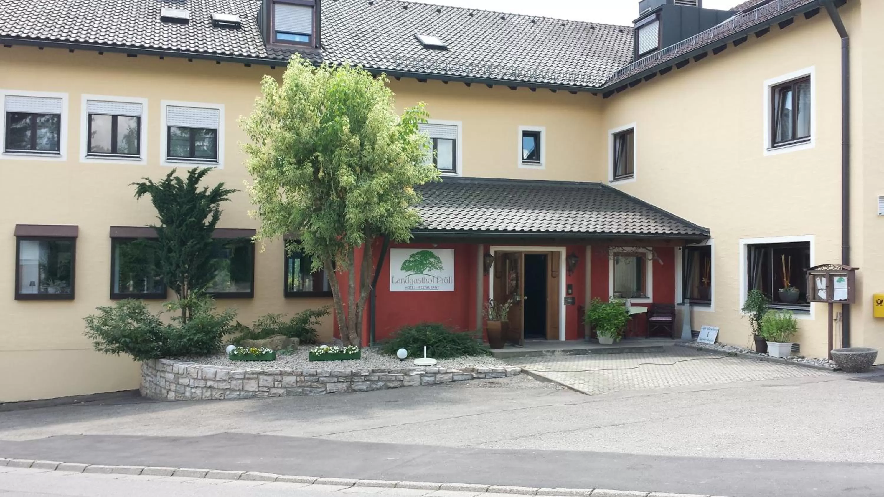 Facade/entrance in Landgasthof Hotel Pröll