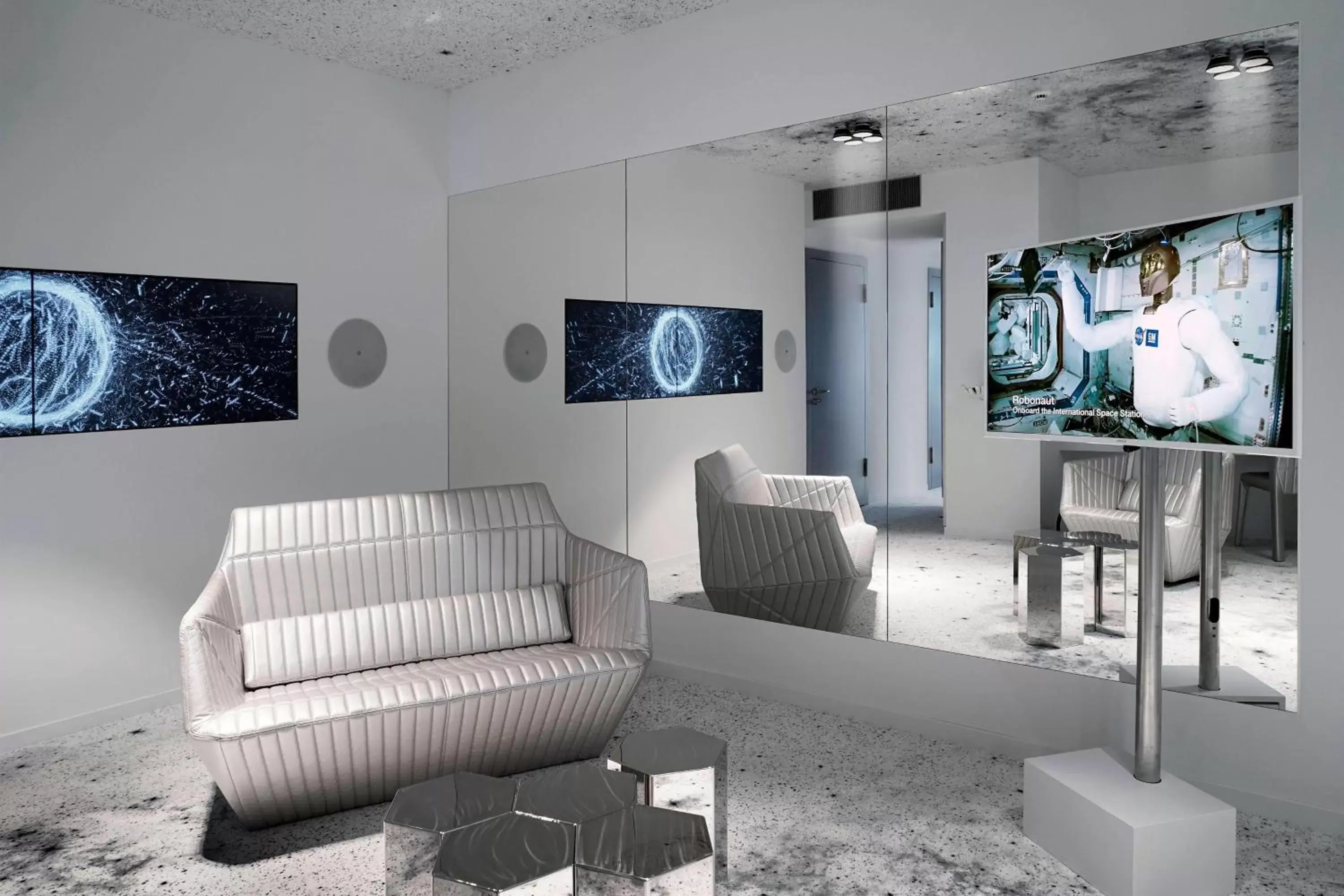 Bedroom, Seating Area in Kameha Grand Zurich, Autograph Collection