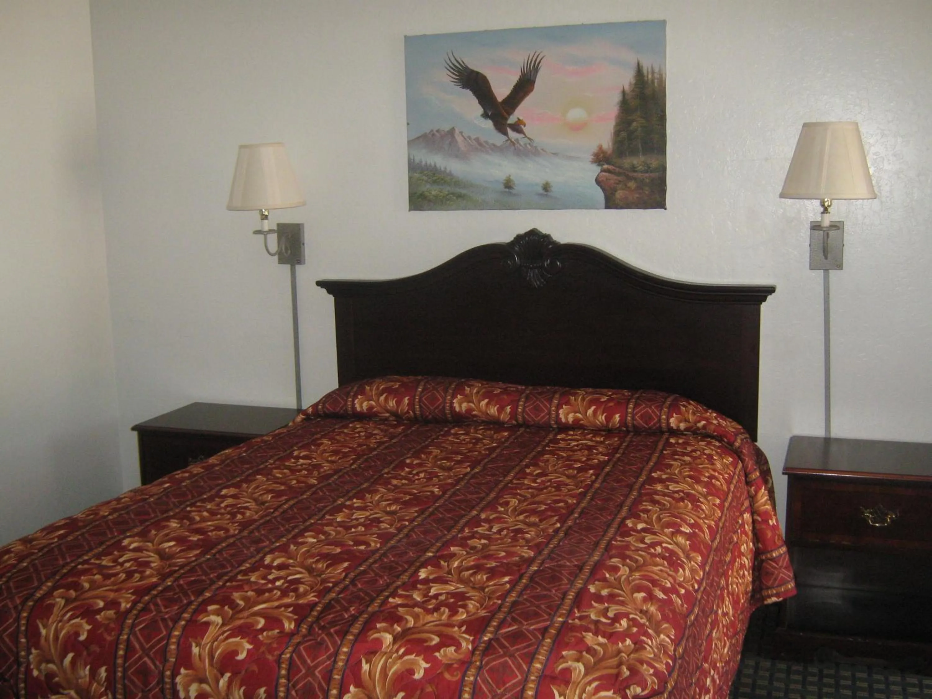 Decorative detail, Bed in Jamestown Railtown Motel