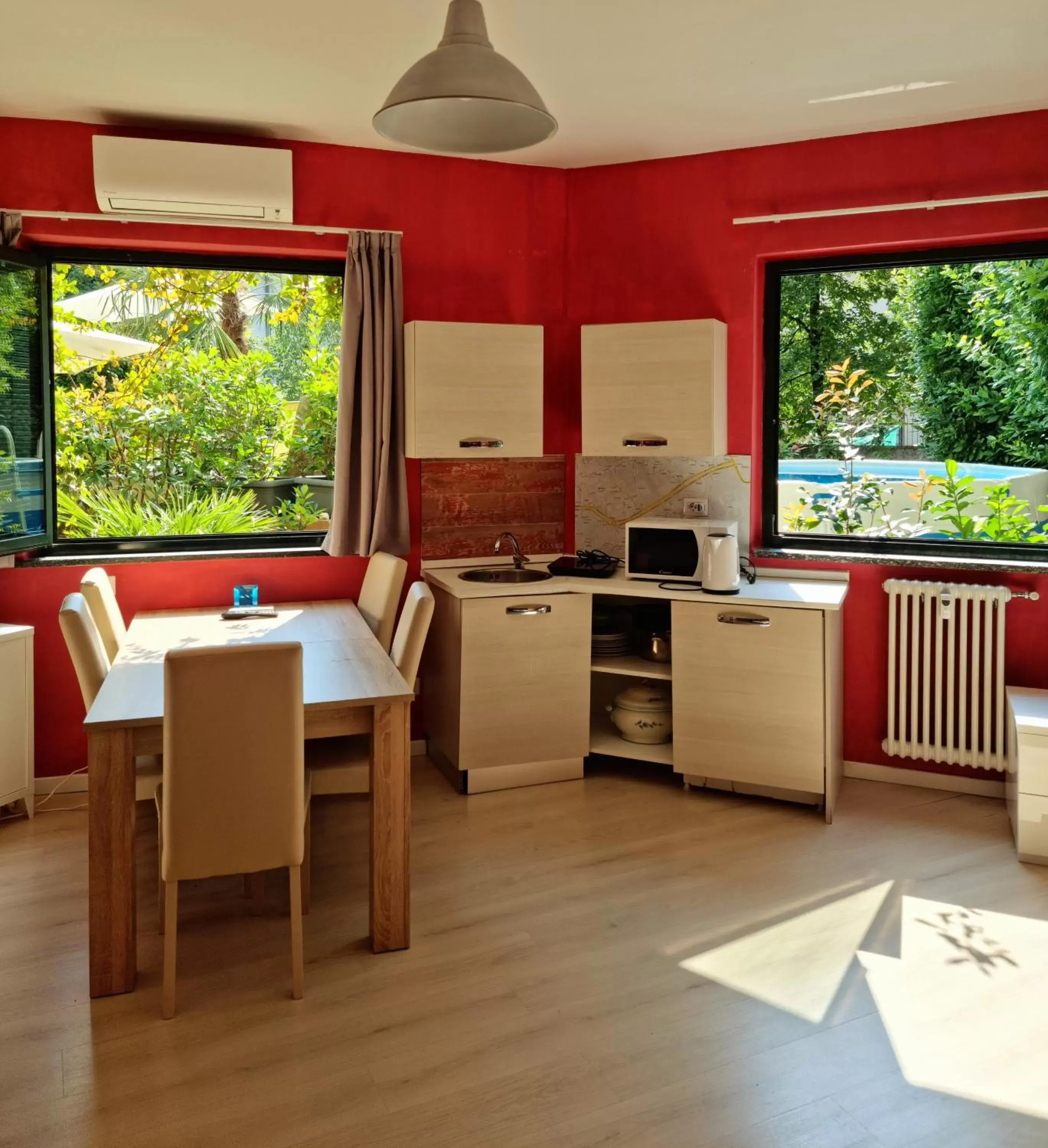 Kitchen/Kitchenette in Victoria Royal Garden