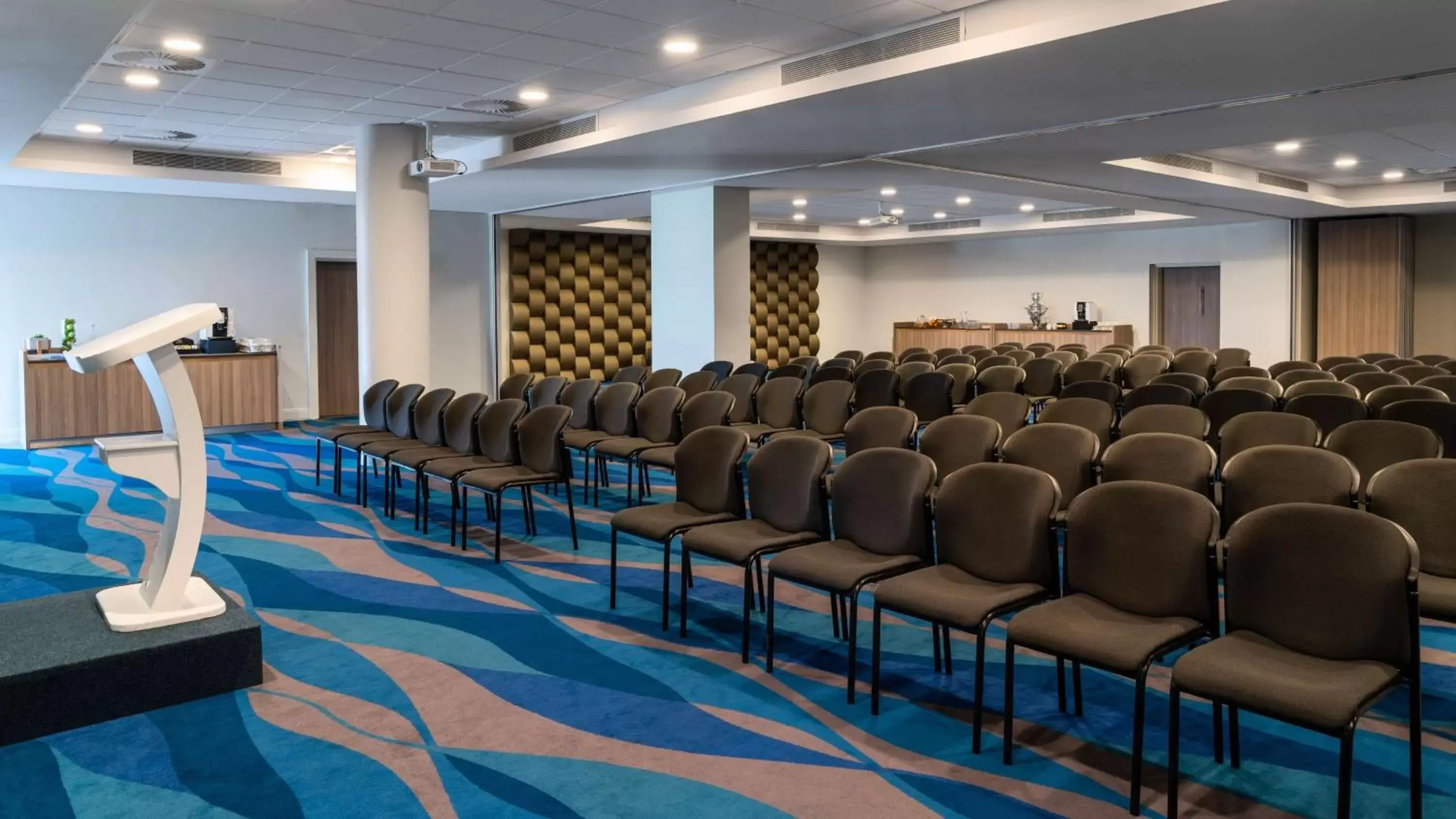 Meeting/conference room in Radisson Blu Hotel Waterfront, Cape Town