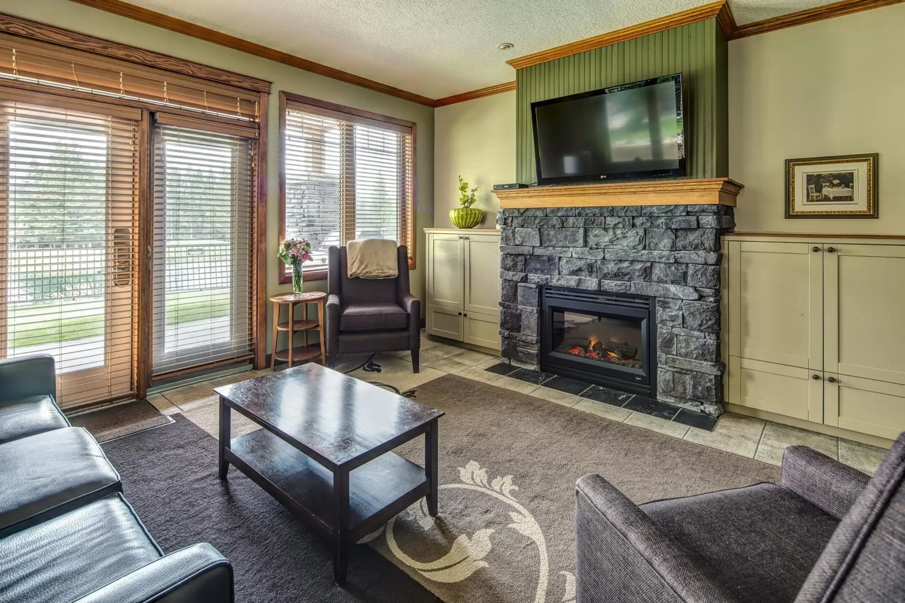 Living room, Seating Area in Bighorn Meadows Resort