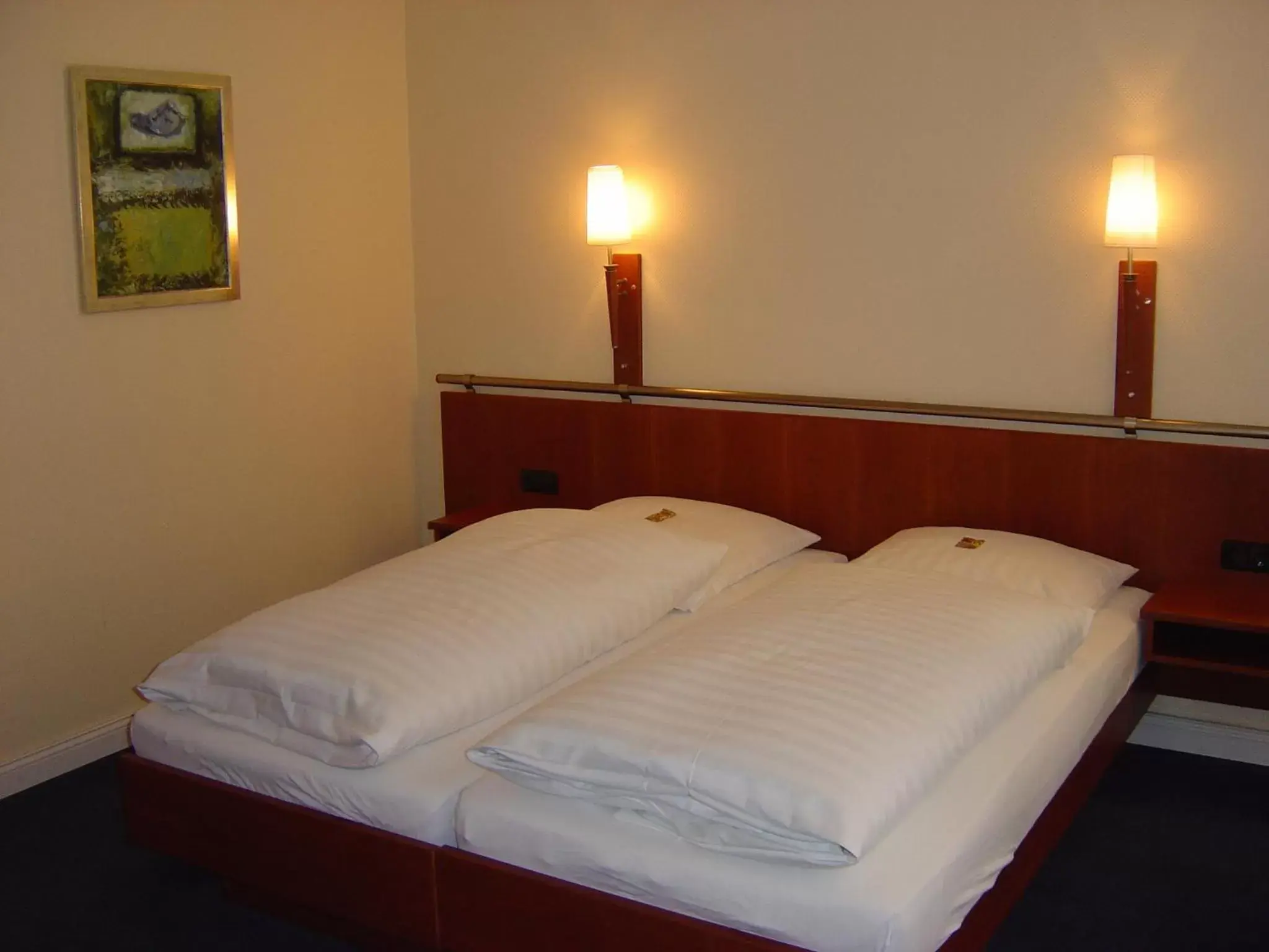 Bedroom, Bed in Kurfürst am Kurfürstendamm Bedroom, Bed in Kurfürst am Kurfürstendamm