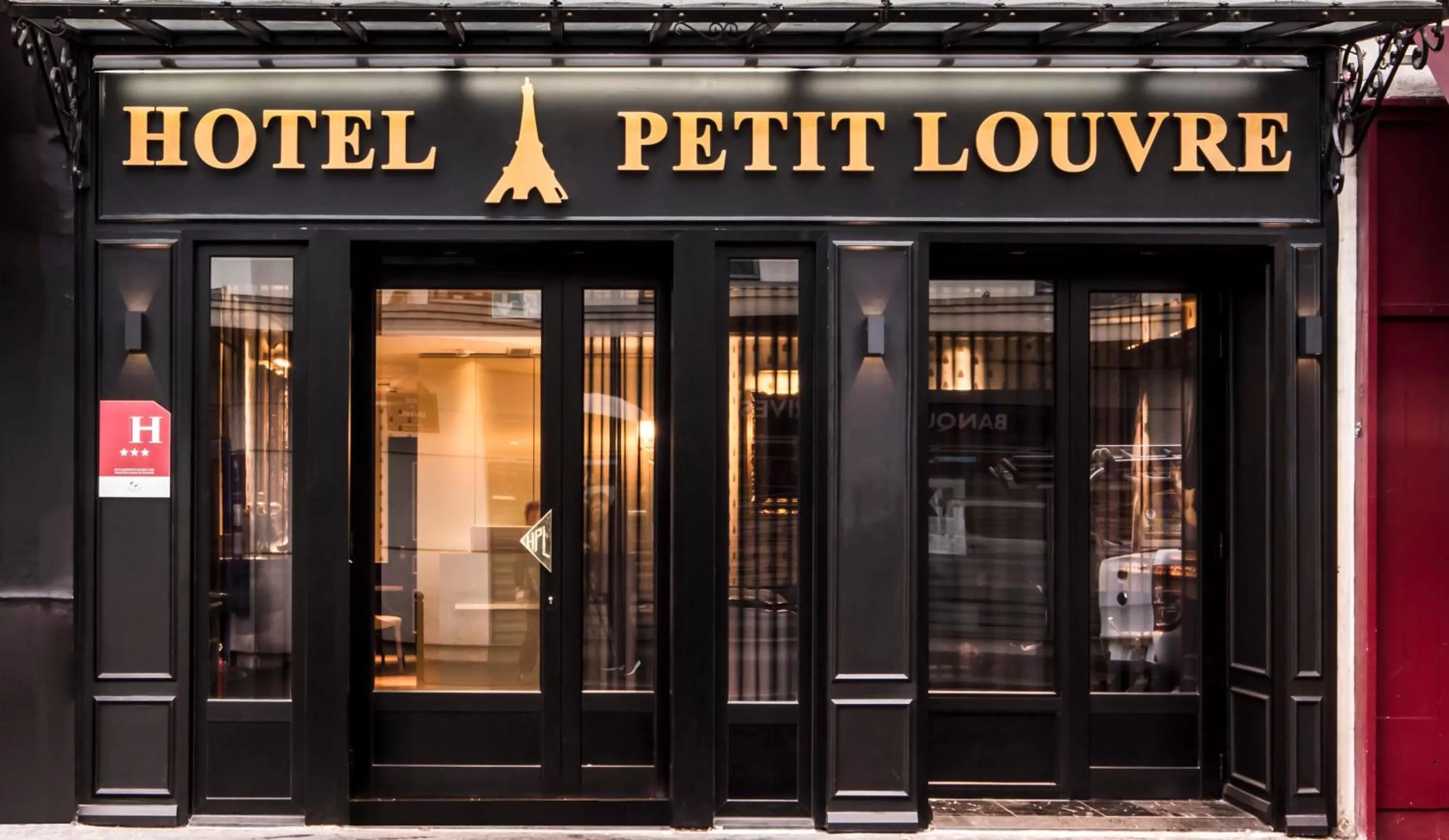 Facade/entrance in Hotel Eiffel Petit Louvre