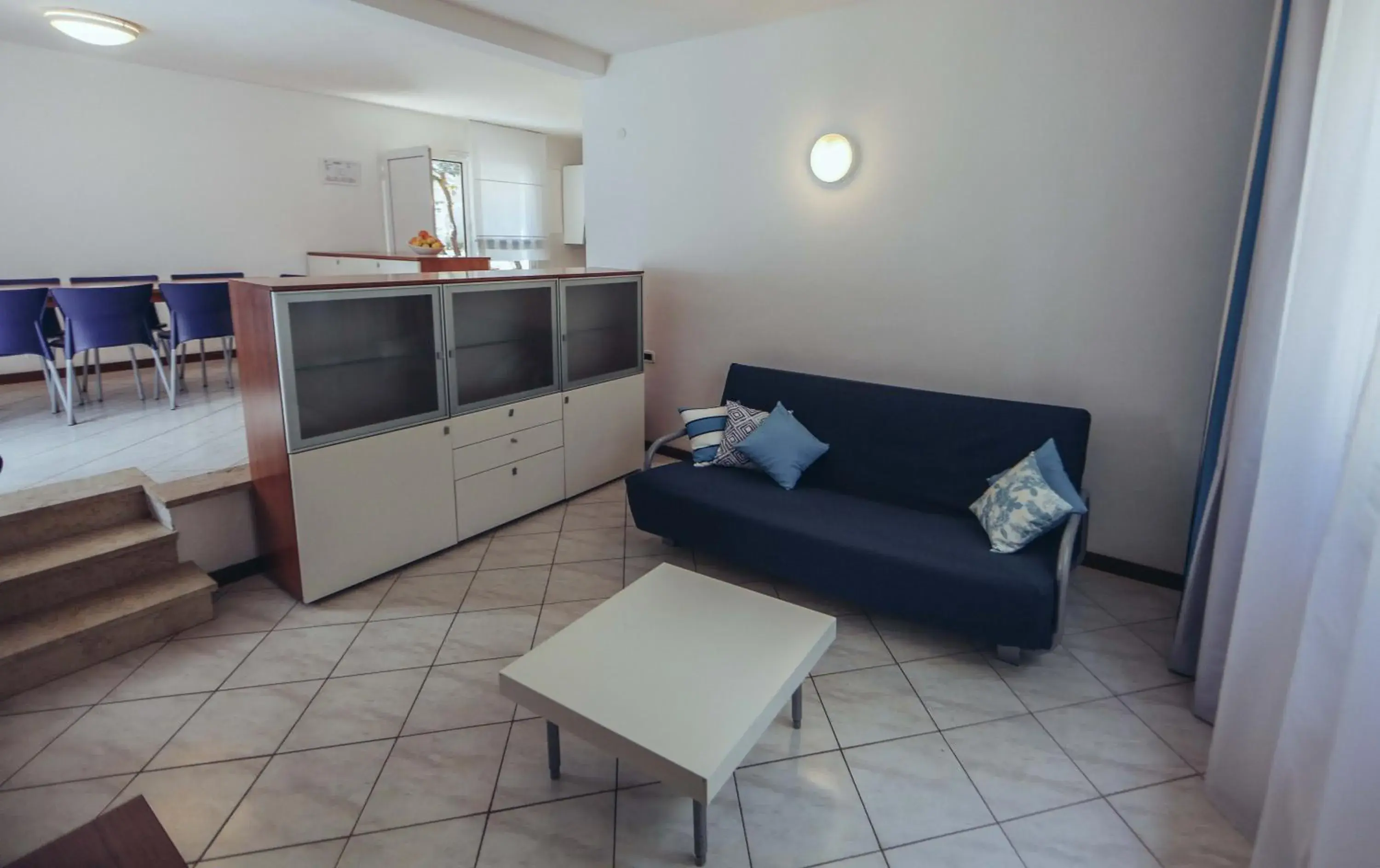 Living room, Kitchen/Kitchenette in Verudela Villas
