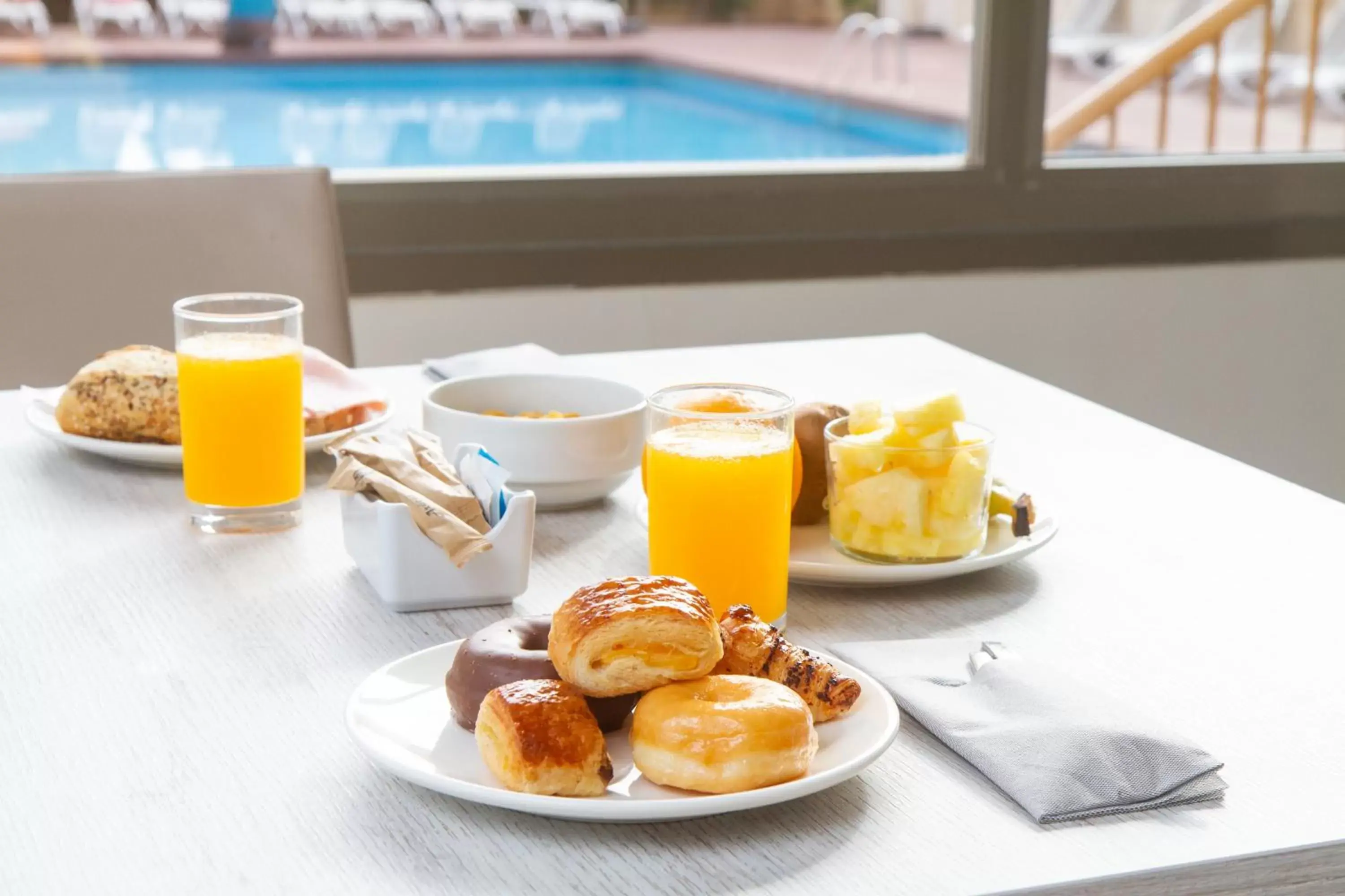 Restaurant/places to eat, Breakfast in Hotel Castilla Alicante