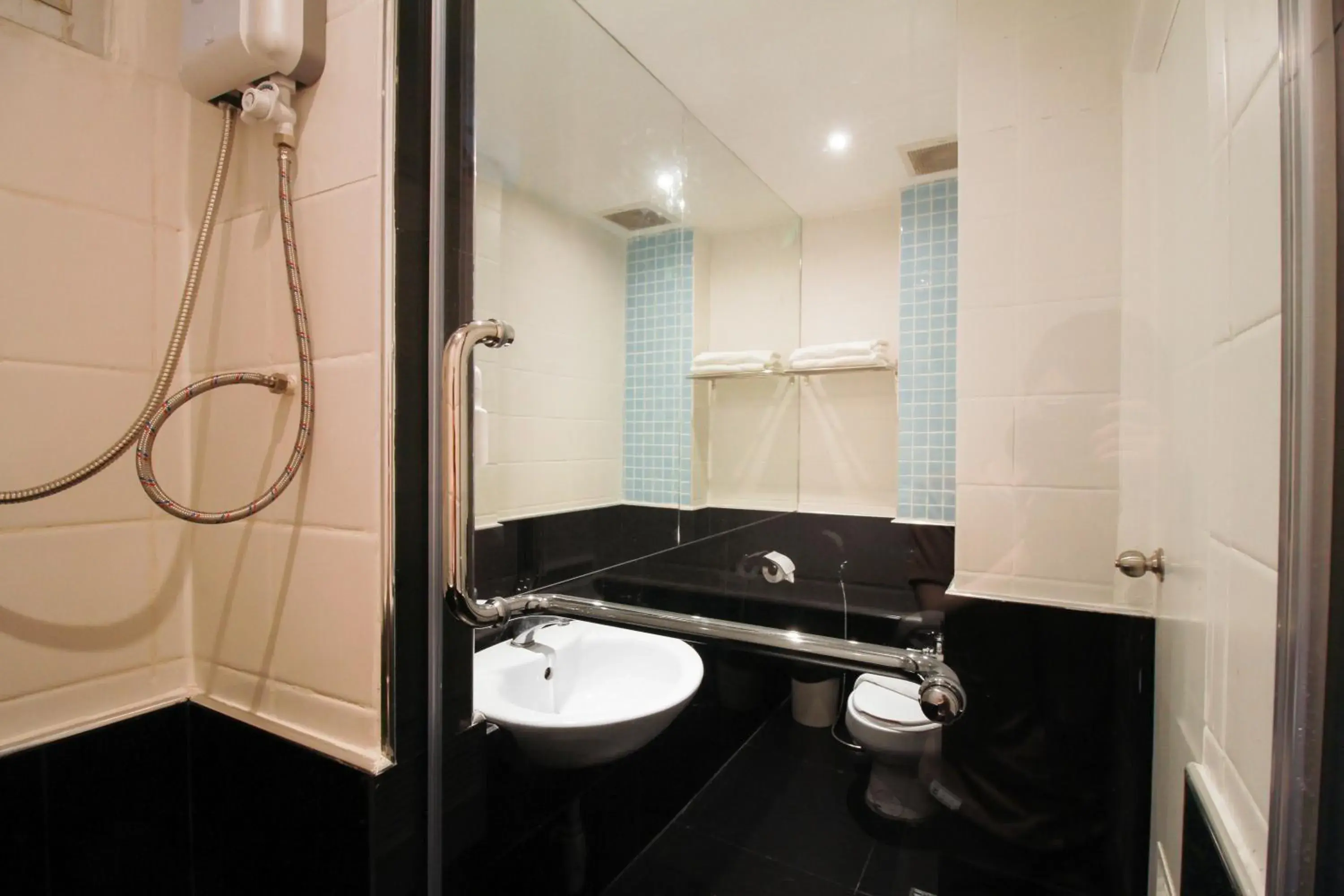 Bathroom in Ten Stars Hotel Pratunam