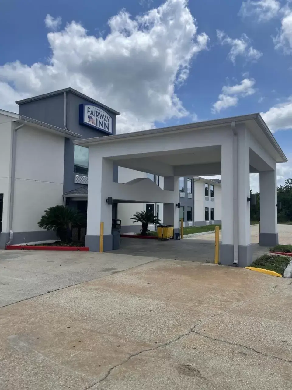 Property building in Fairway Inn Iowa-Lake Charles Property building in Fairway Inn Iowa-Lake Charles