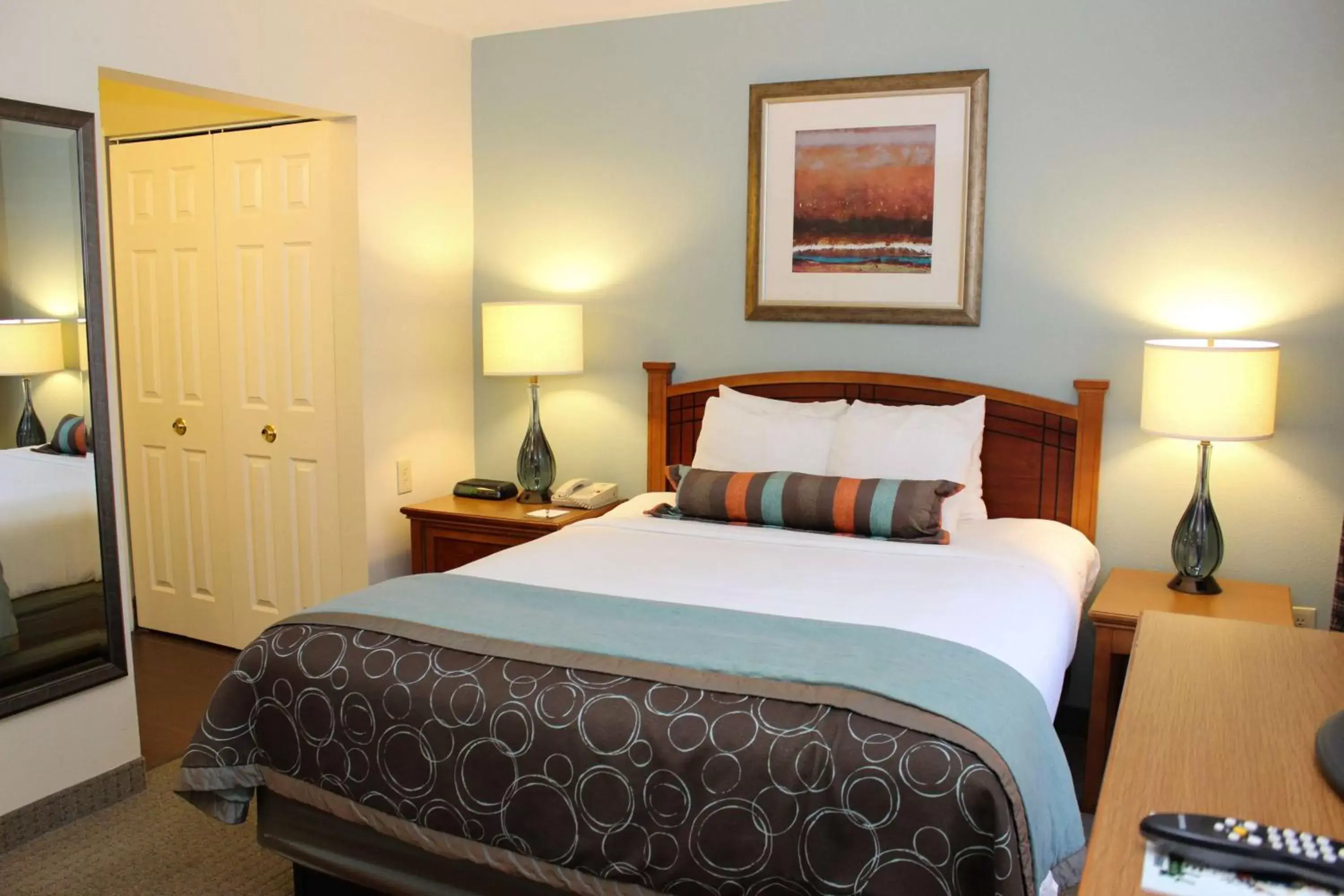 Bedroom, Bed in Sonesta ES Suites Portland Vancouver 41st Street