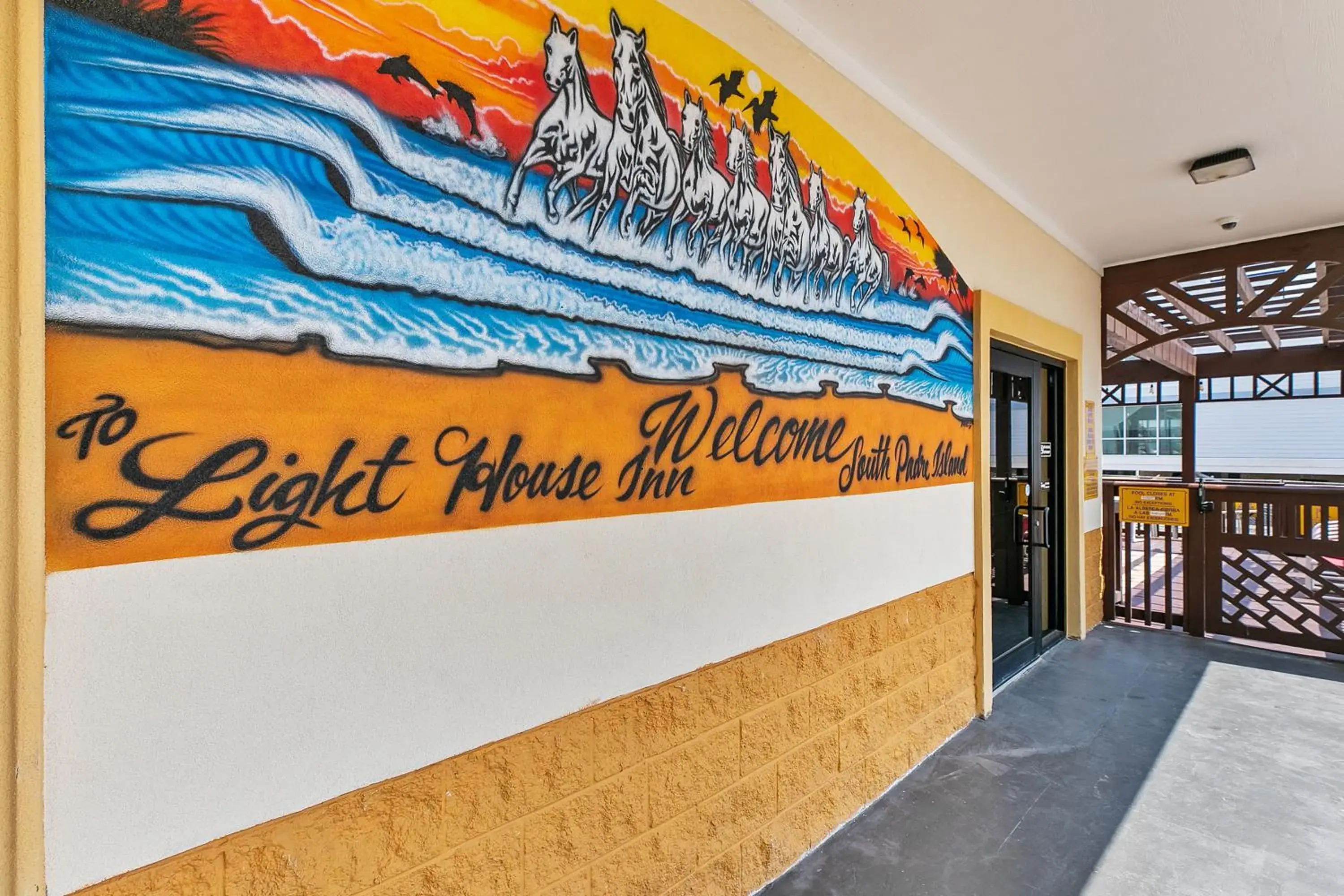 Facade/entrance in Lighthouse Inn Facade/entrance in Lighthouse Inn