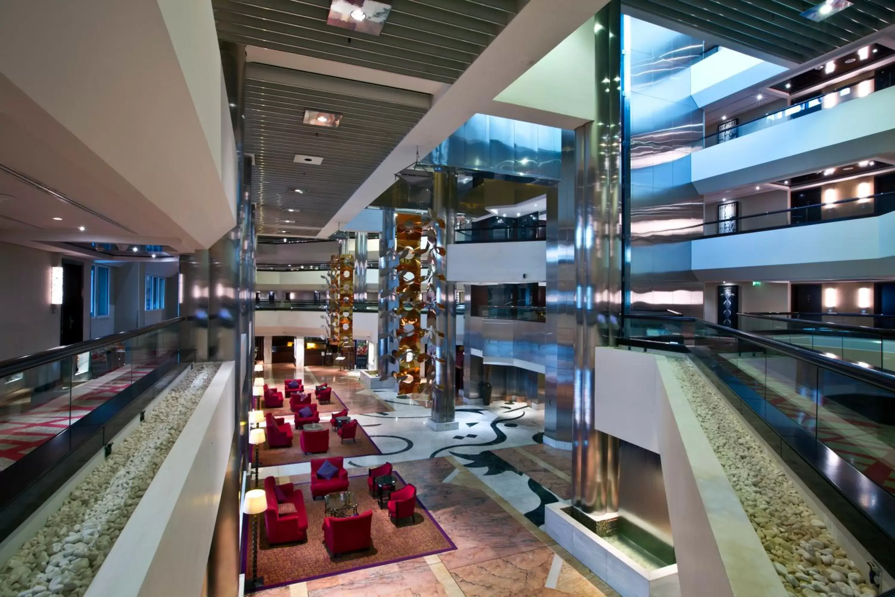 Lobby or reception, Lounge/Bar in Crowne Plaza Dubai Deira, an IHG Hotel