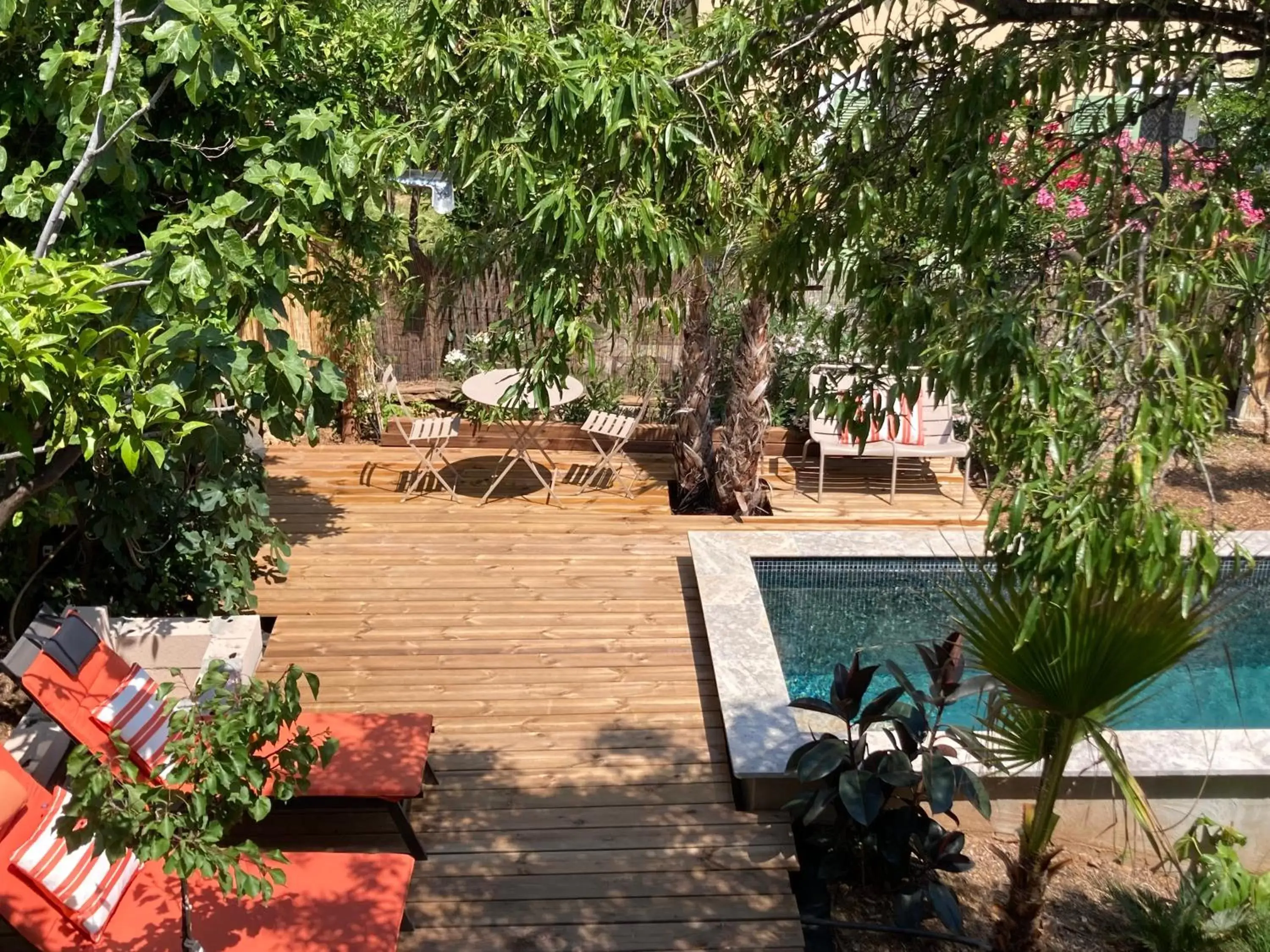 Swimming pool in La villa des Amandiers