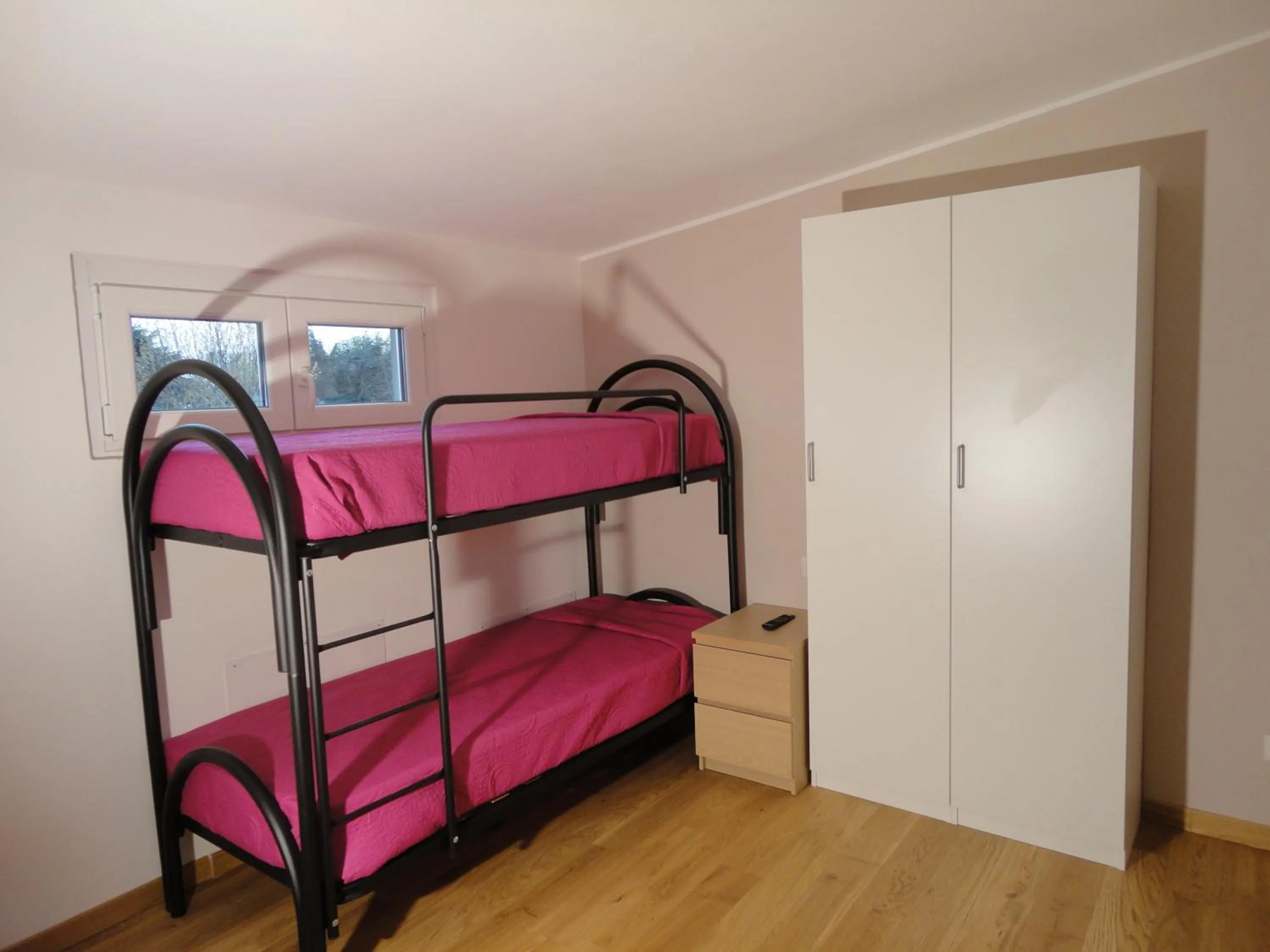 bunk bed, Bed in Pavia Ostello