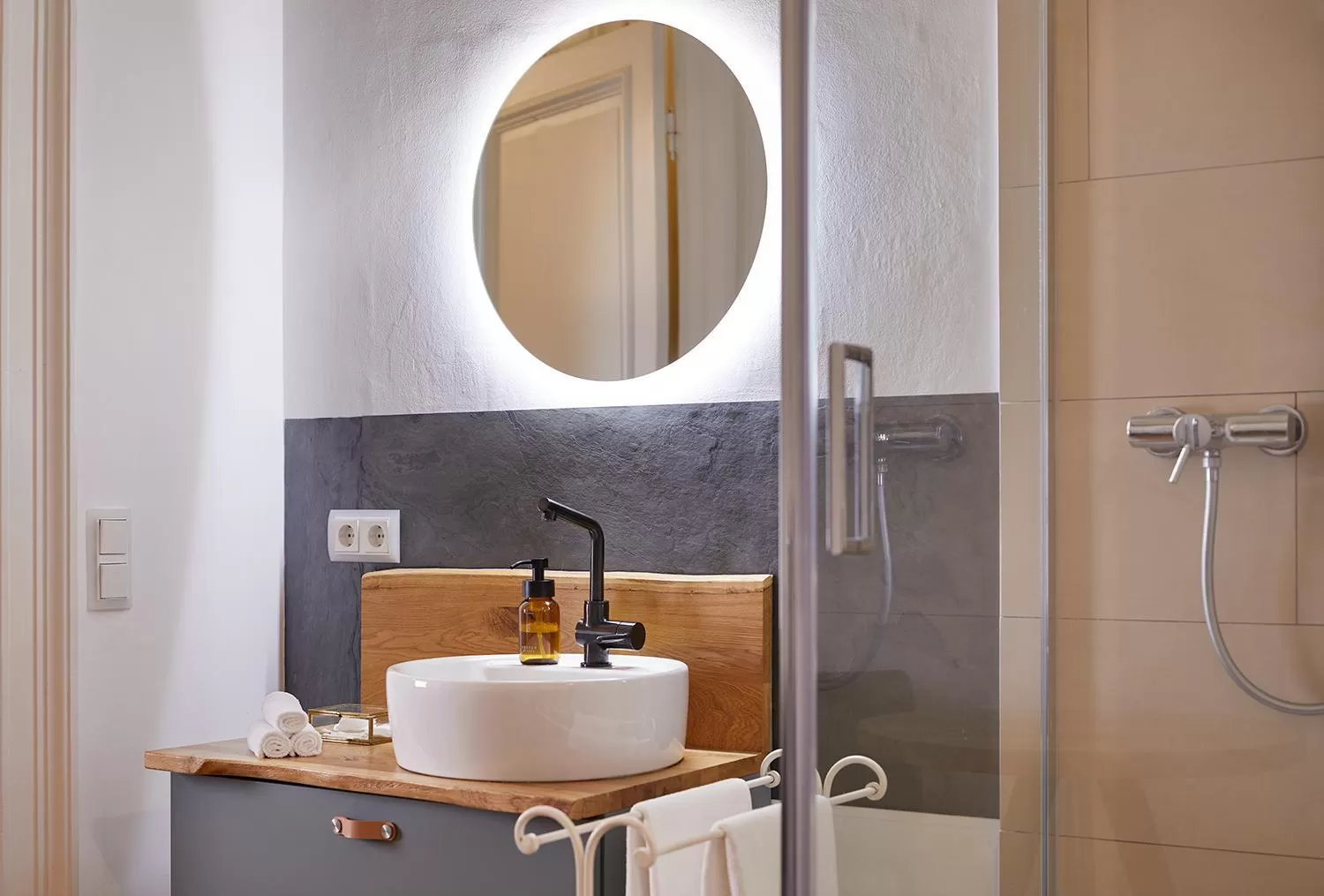 Shower in Hotel am Museum