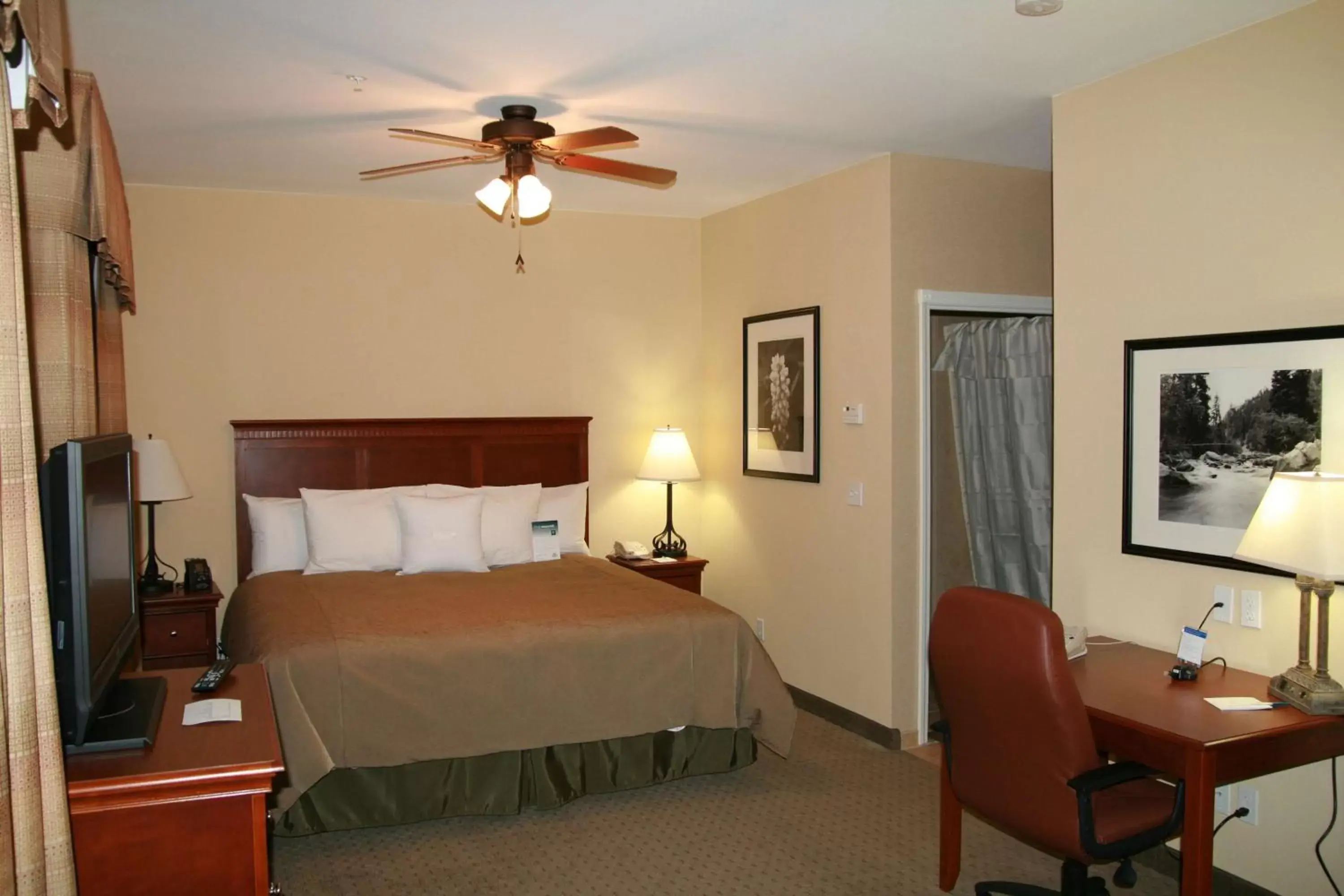 Bedroom, Bed in Homewood Suites by Hilton Denver - Littleton