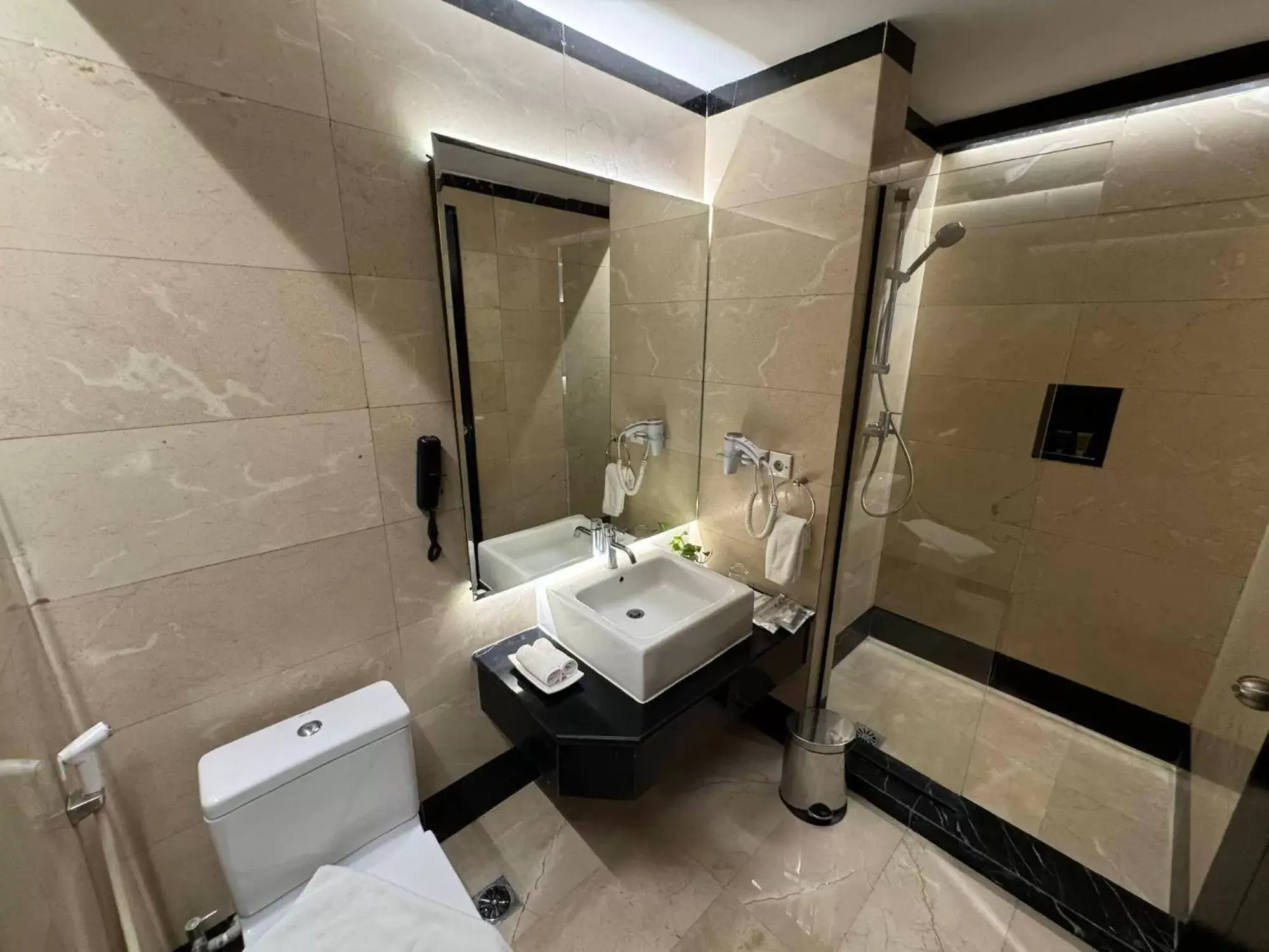 Bathroom in Grand Jatra Hotel Pekanbaru