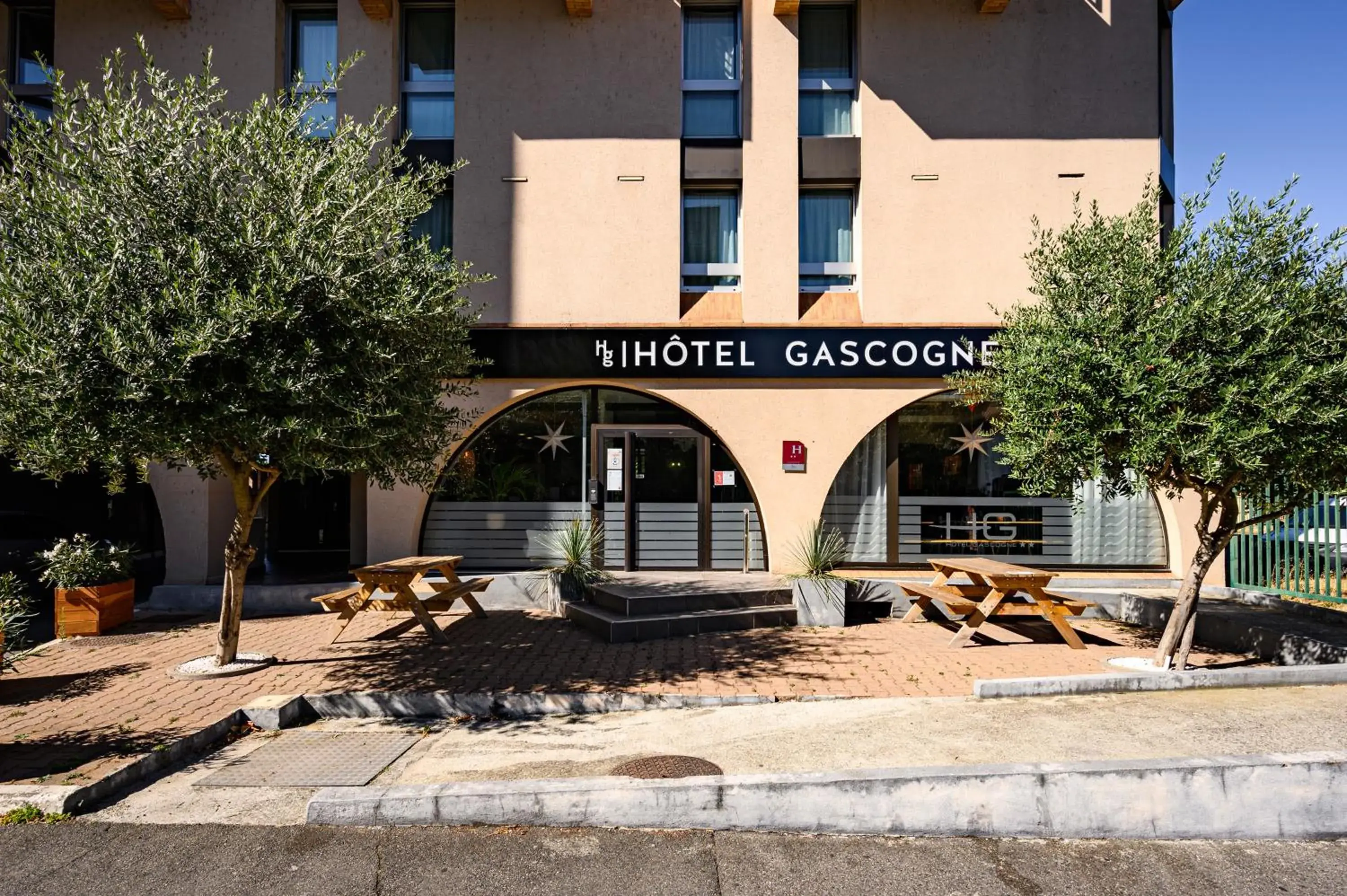 Staff, Property Building in Hotel Gascogne