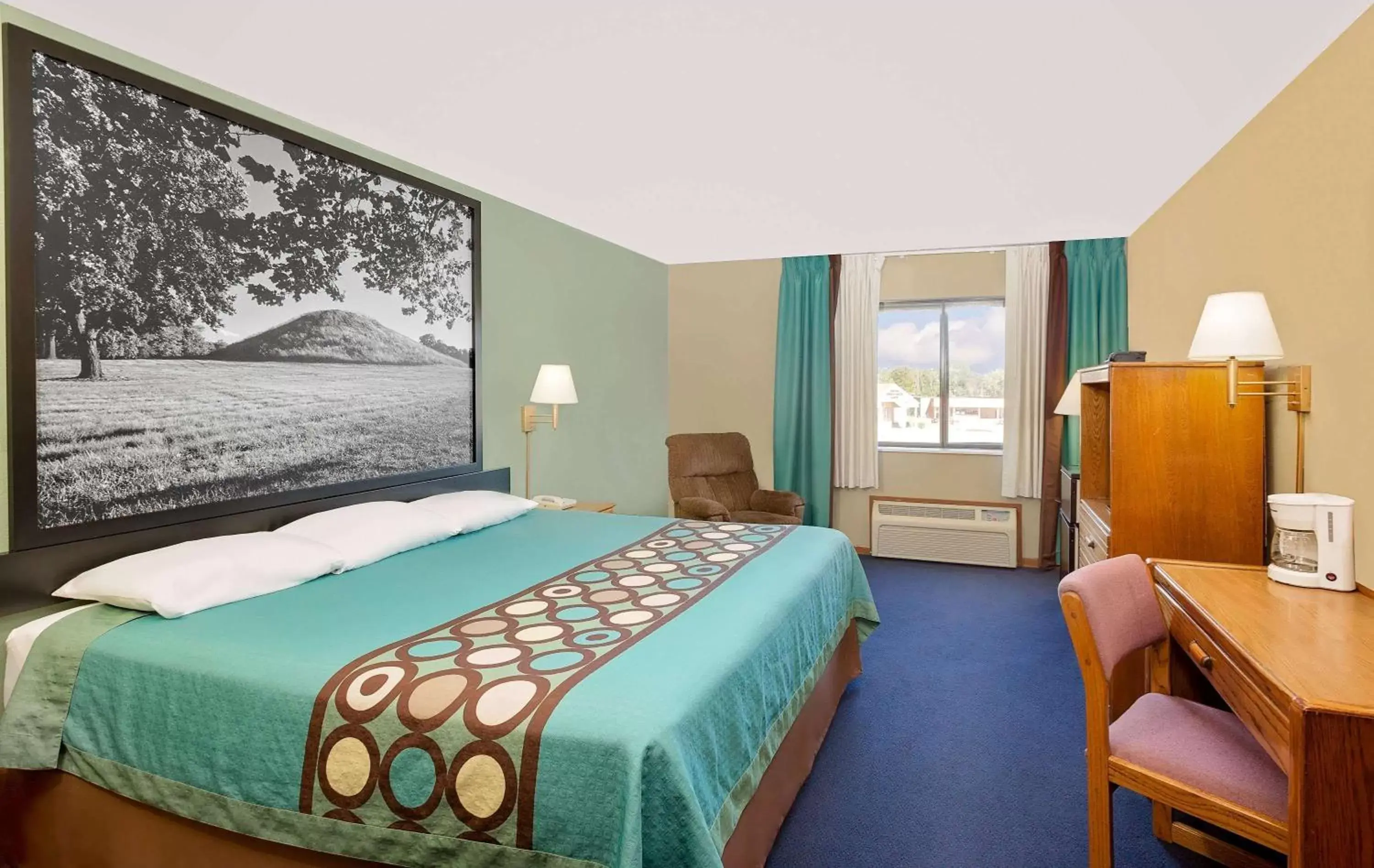 Photo of the whole room, Bed in Super 8 by Wyndham Macomb Photo of the whole room, Bed in Super 8 by Wyndham Macomb