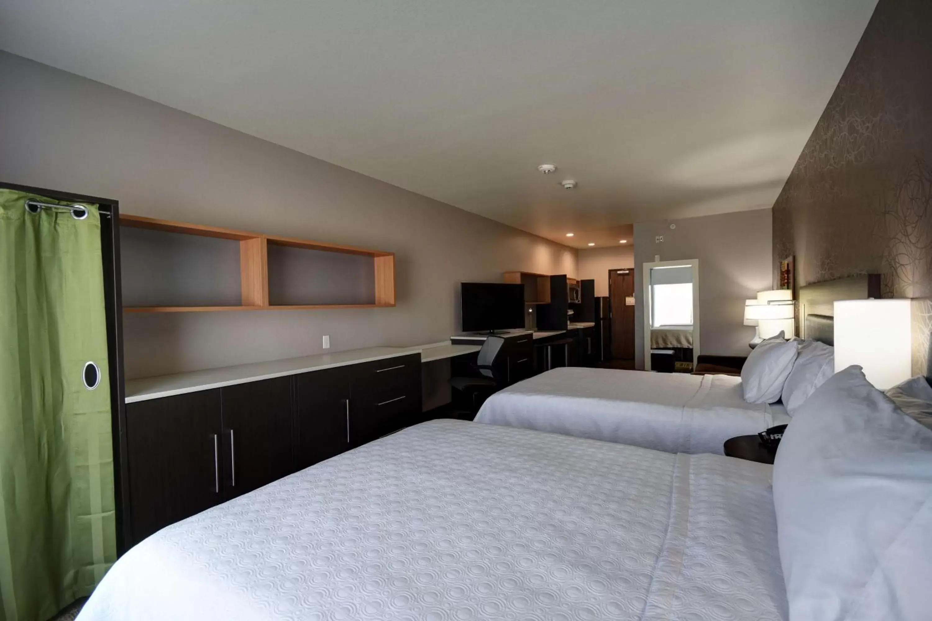 Bed in Home2 Suites By Hilton El Reno