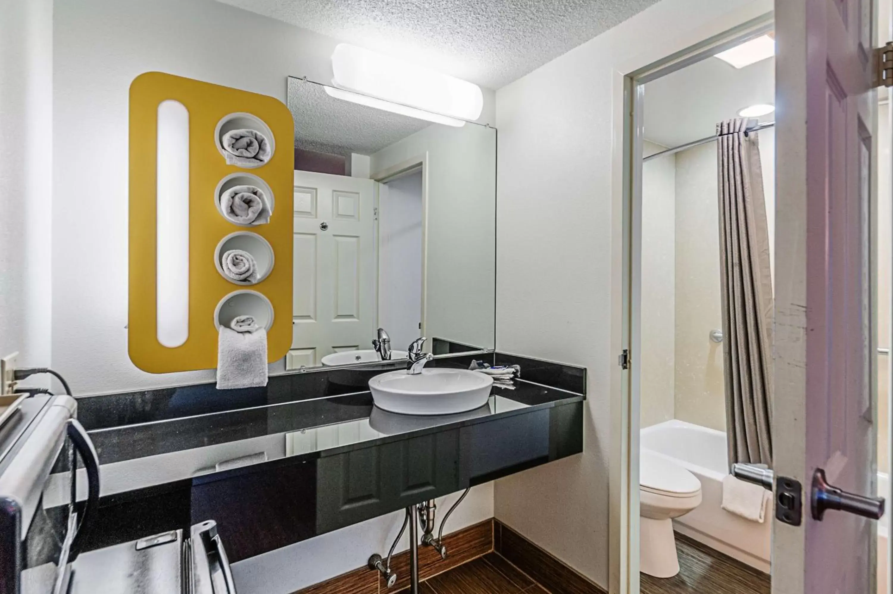 Toilet, Bathroom in Motel 6-Martinsburg, WV