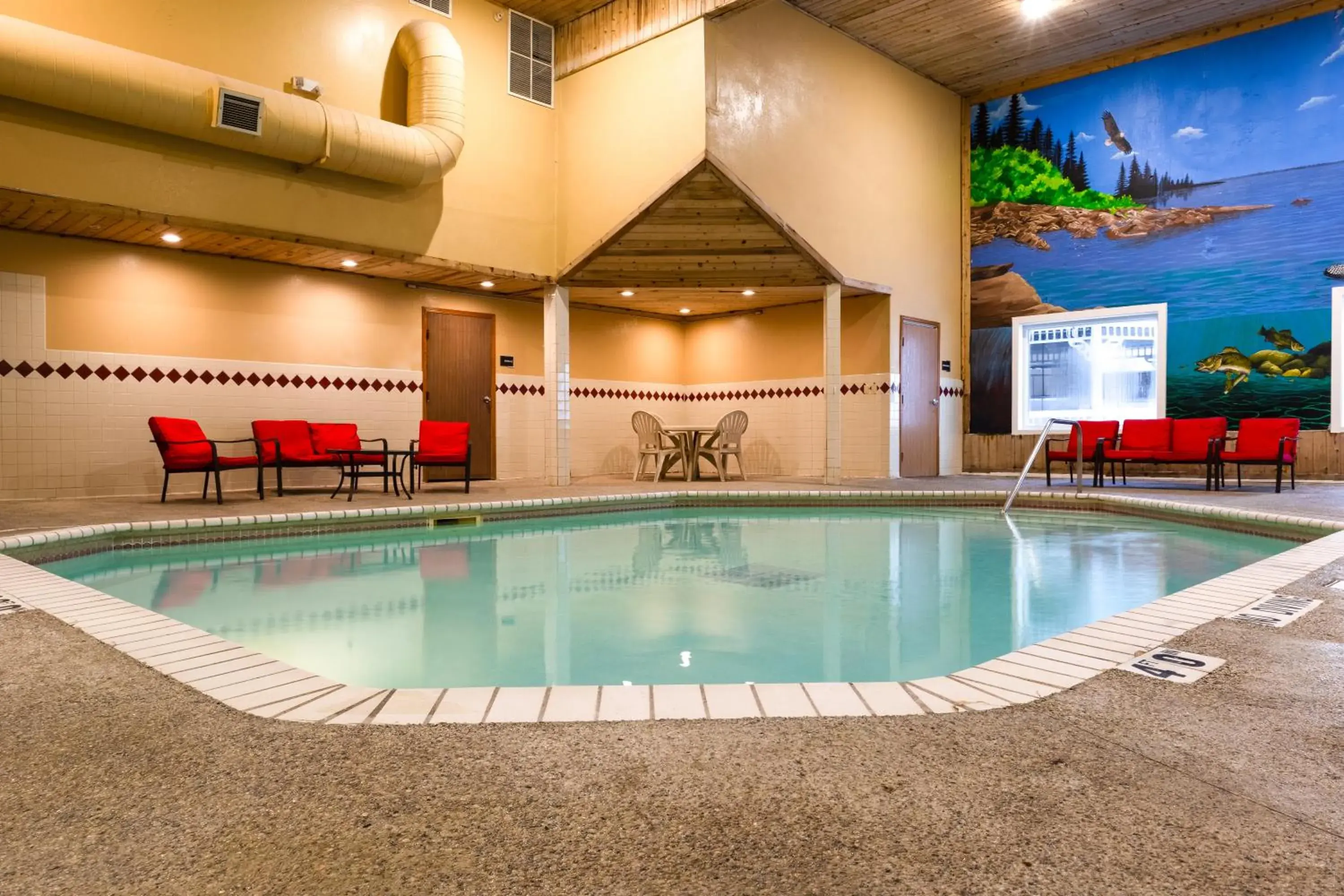 Swimming Pool in North Country Inn & Suite