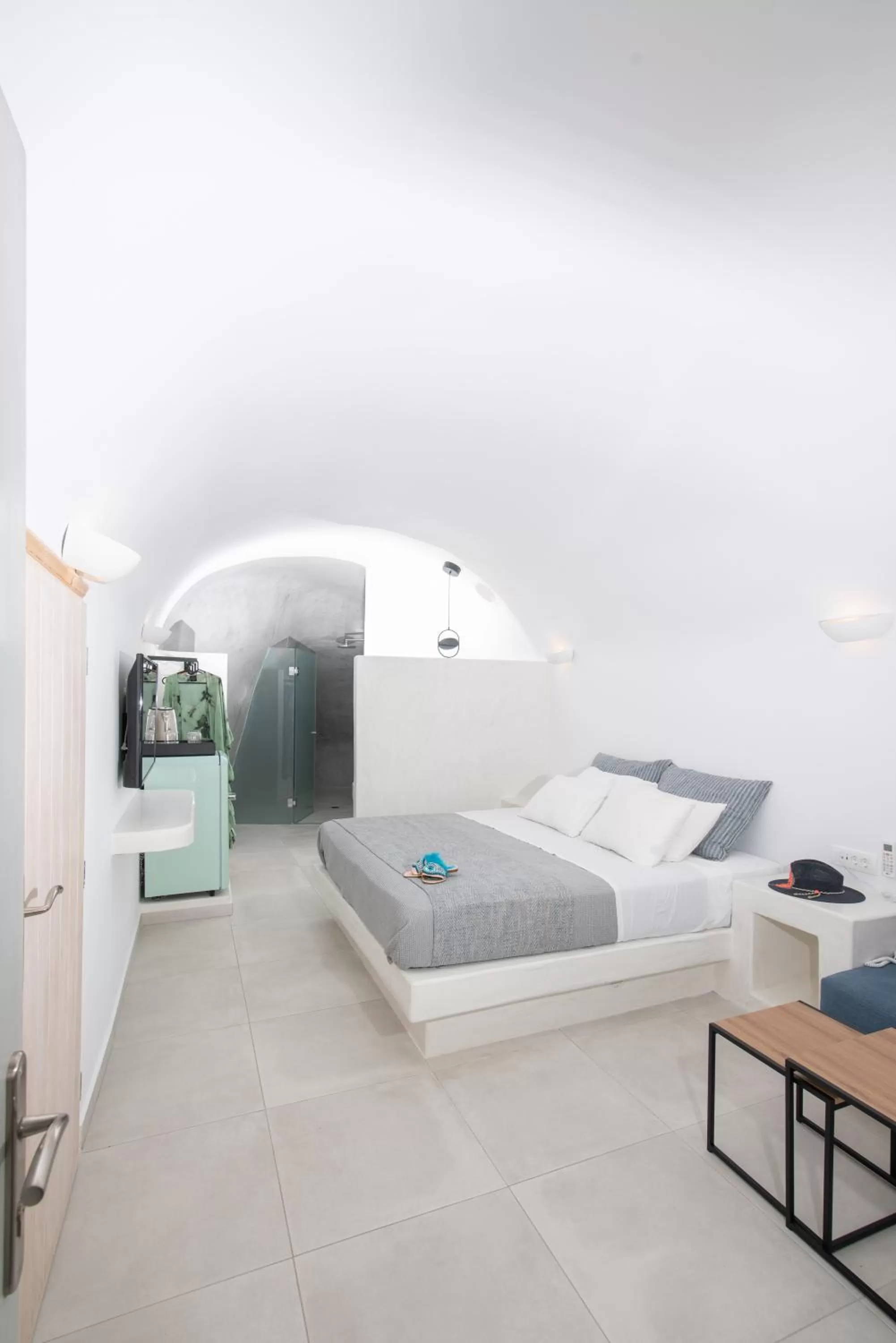 Bed in Caldera Cliff Illusion