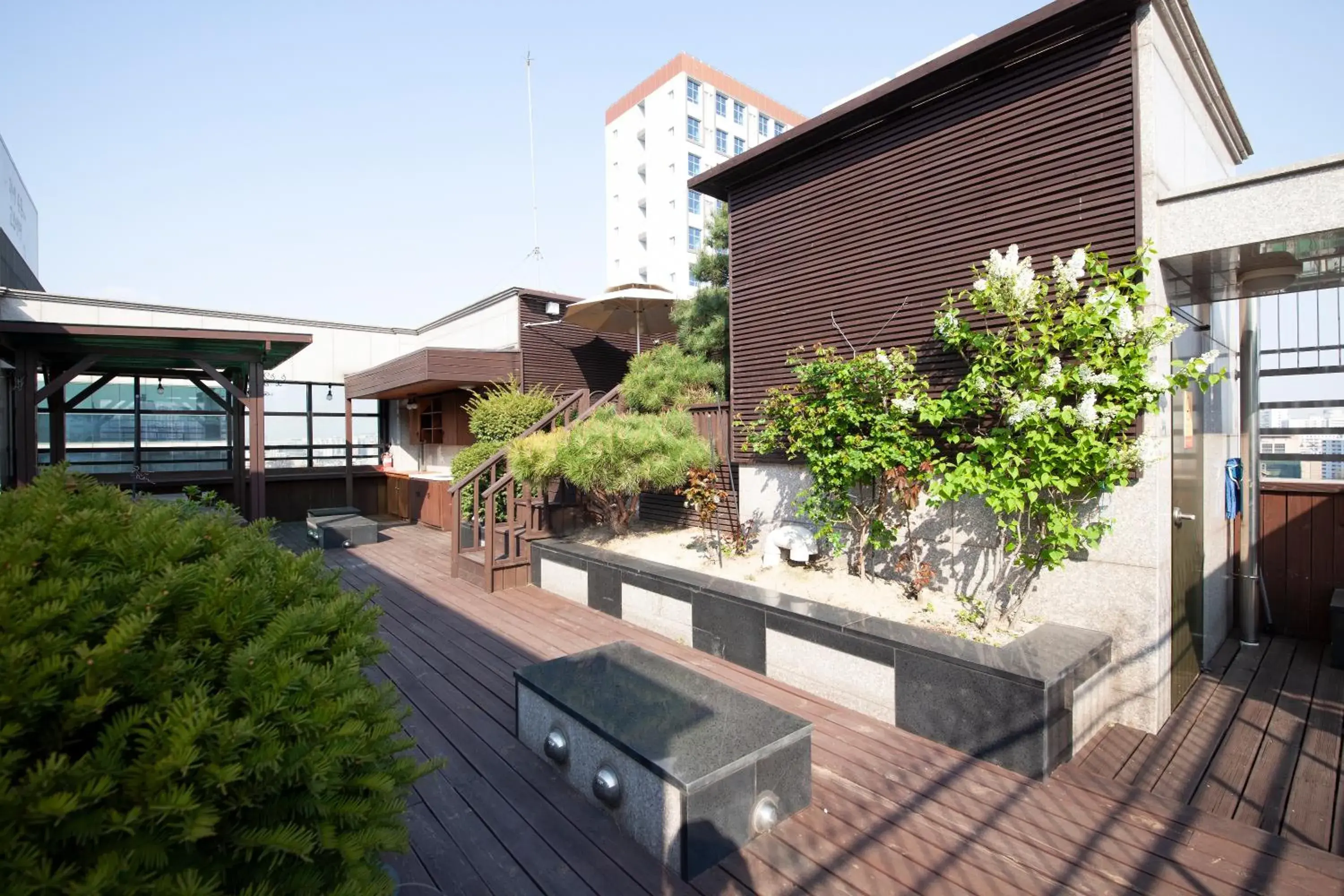 Property building in K-Grand Hostel Dongdaemun Property building in K-Grand Hostel Dongdaemun