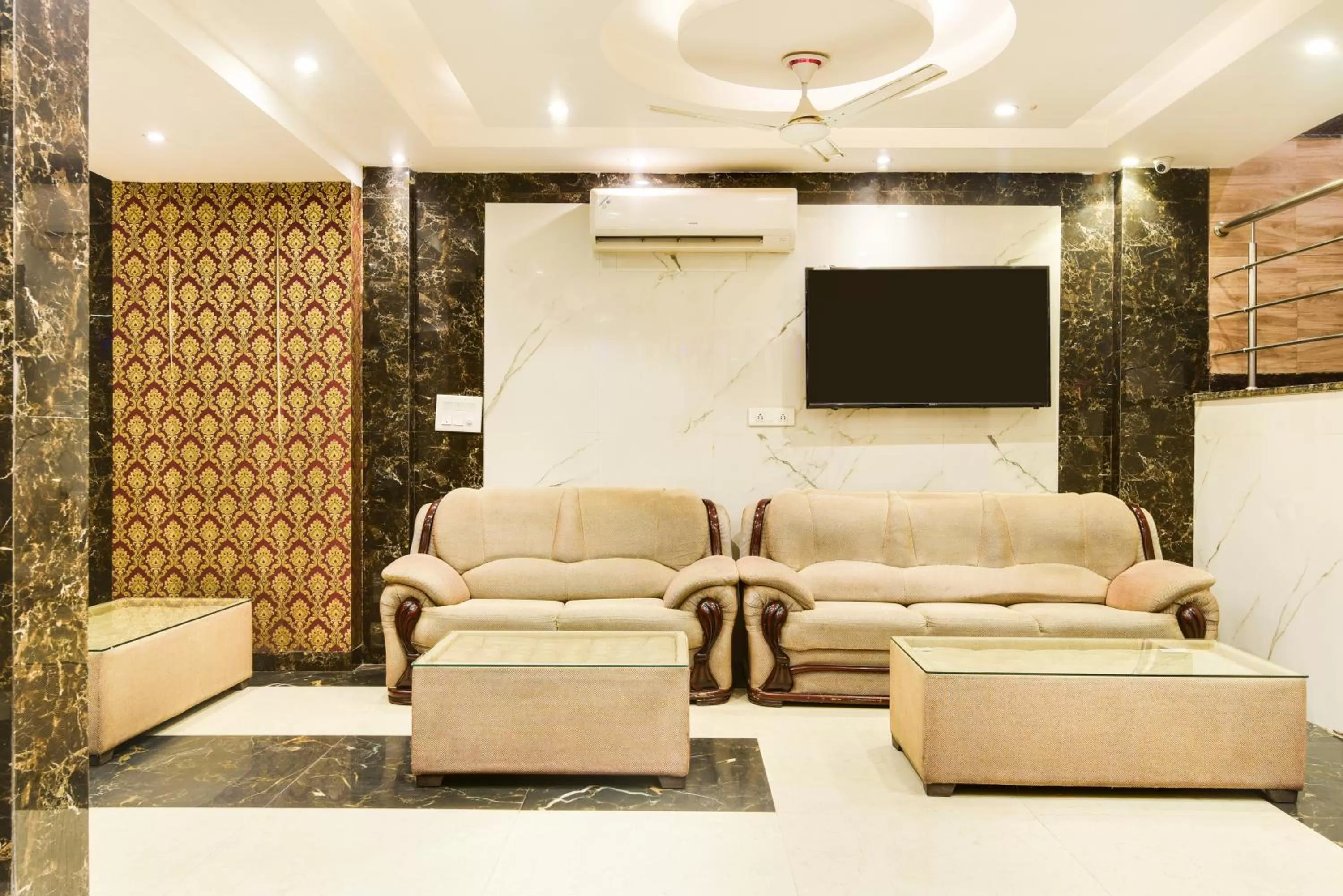 Lobby or reception in Olivia Hotels At Delhi Airport