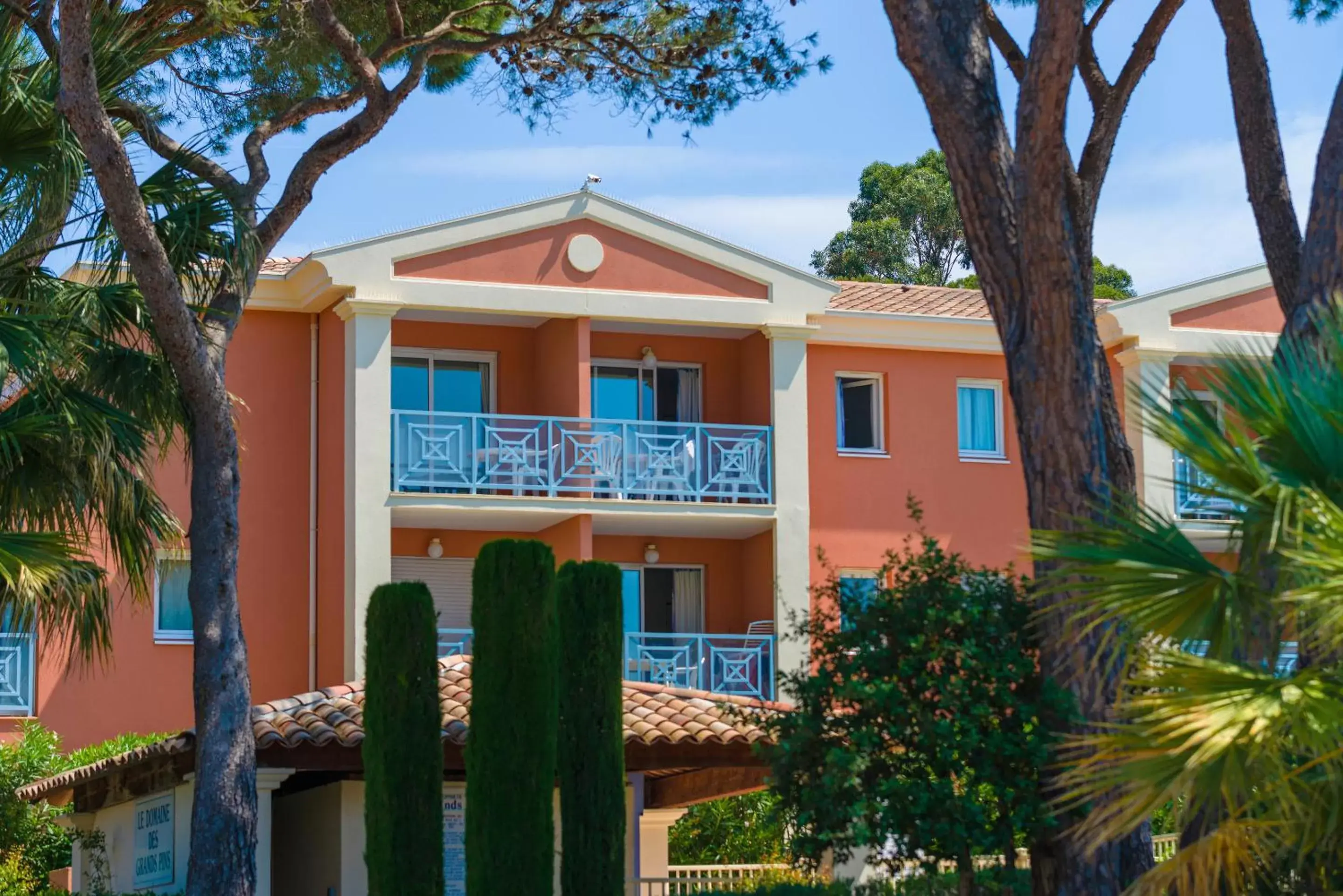 Facade/entrance, Property Building in Lagrange Vacances Le Domaine des Grands Pins