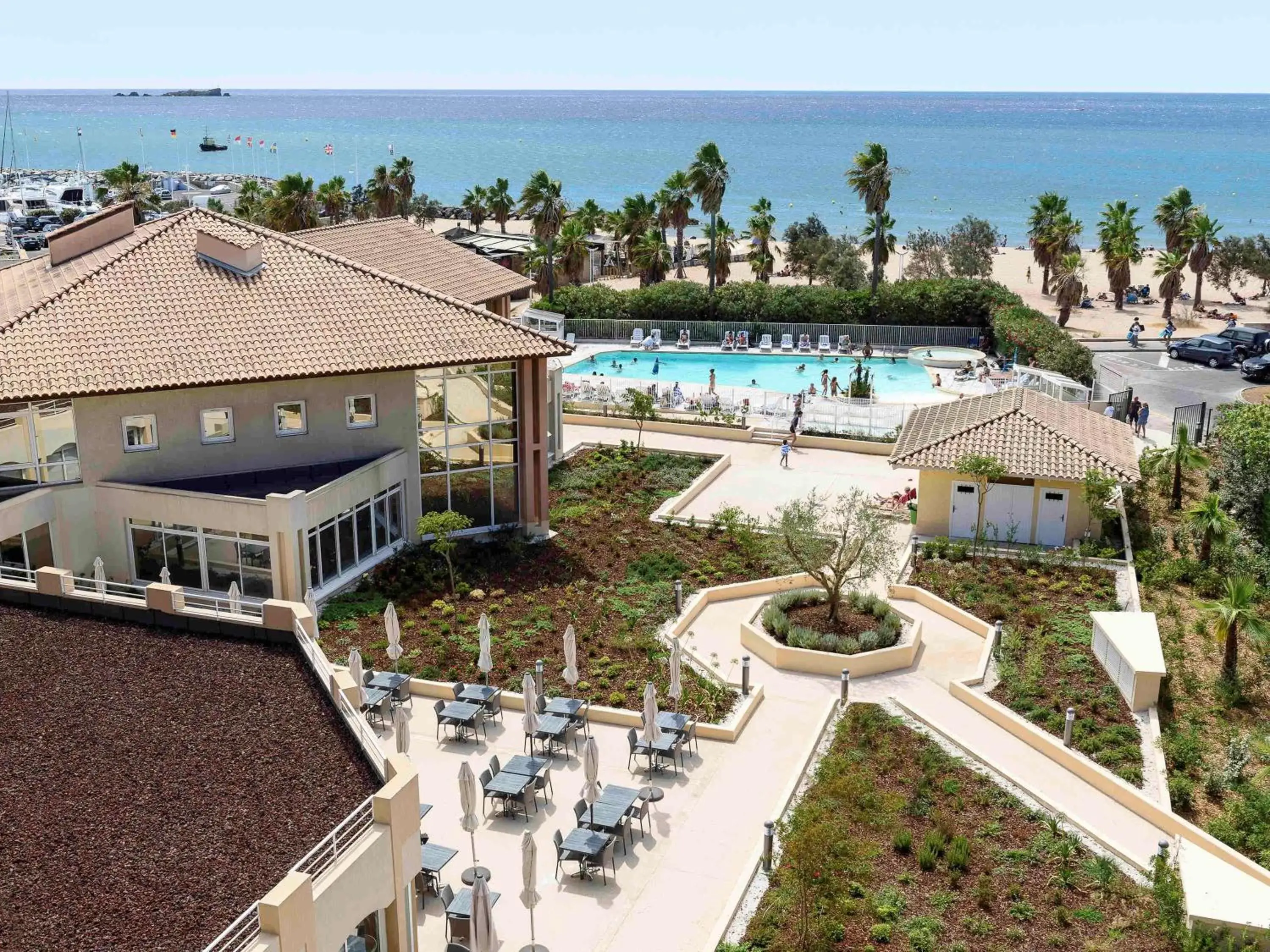 Photo of the whole room, Pool View in Mercure Thalasso & Spa Port Fréjus