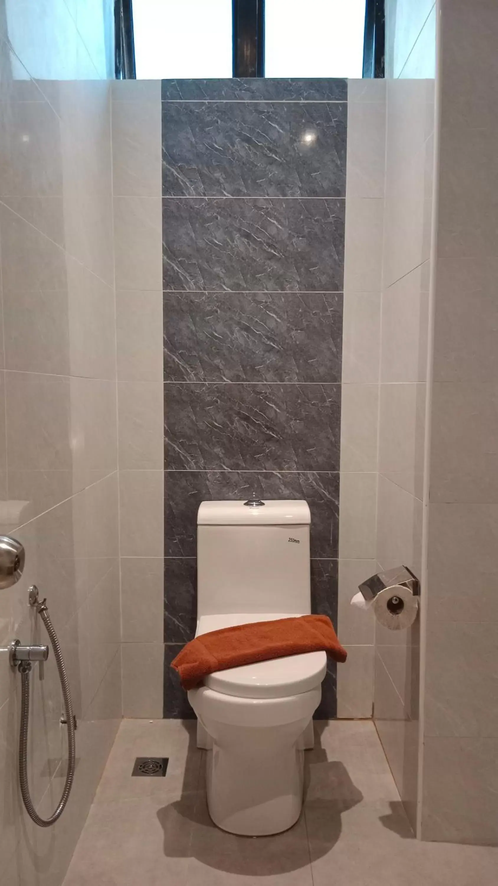 Bathroom in Sumai Hotel Apartment