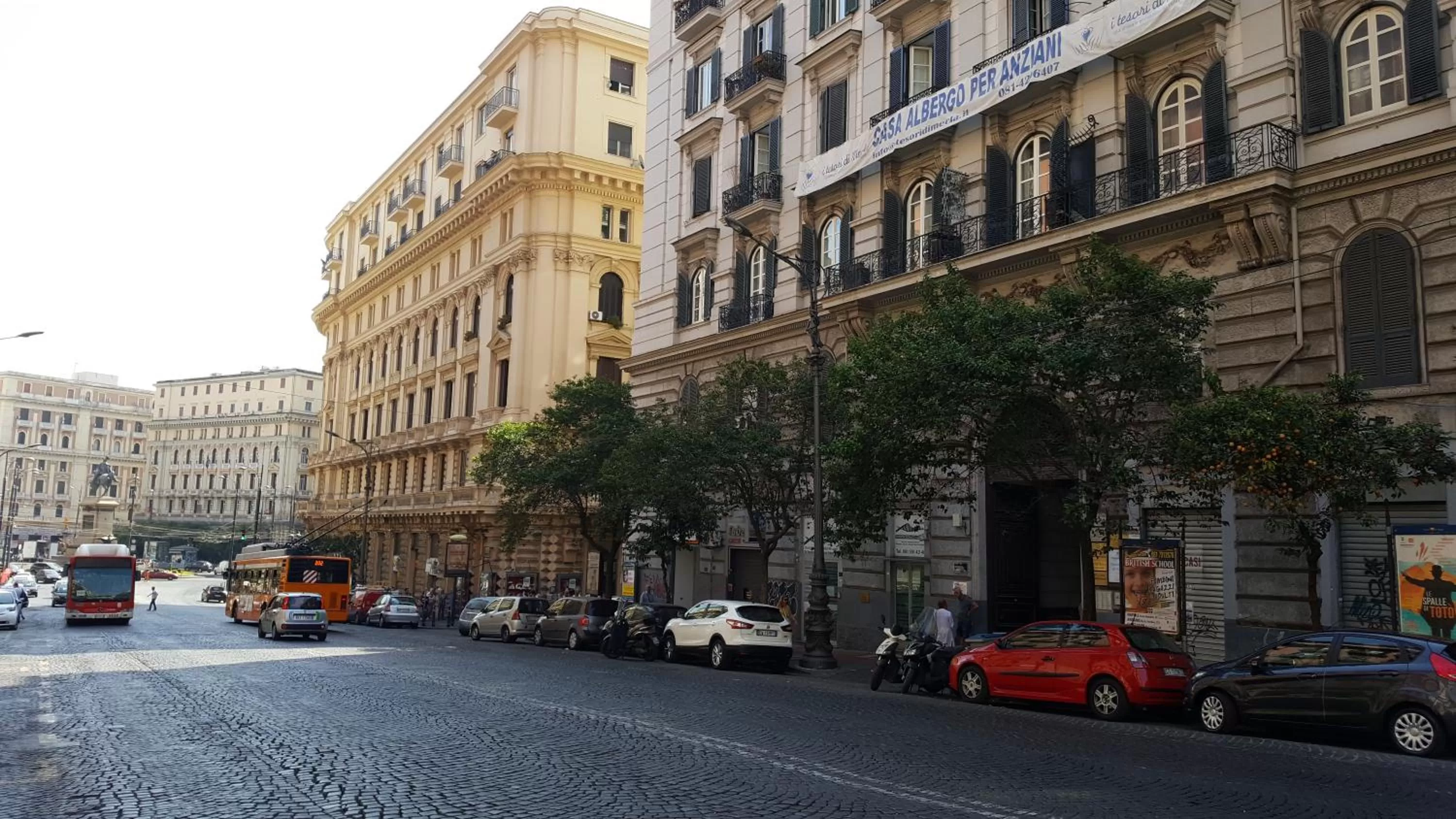 Property building in Napolinn