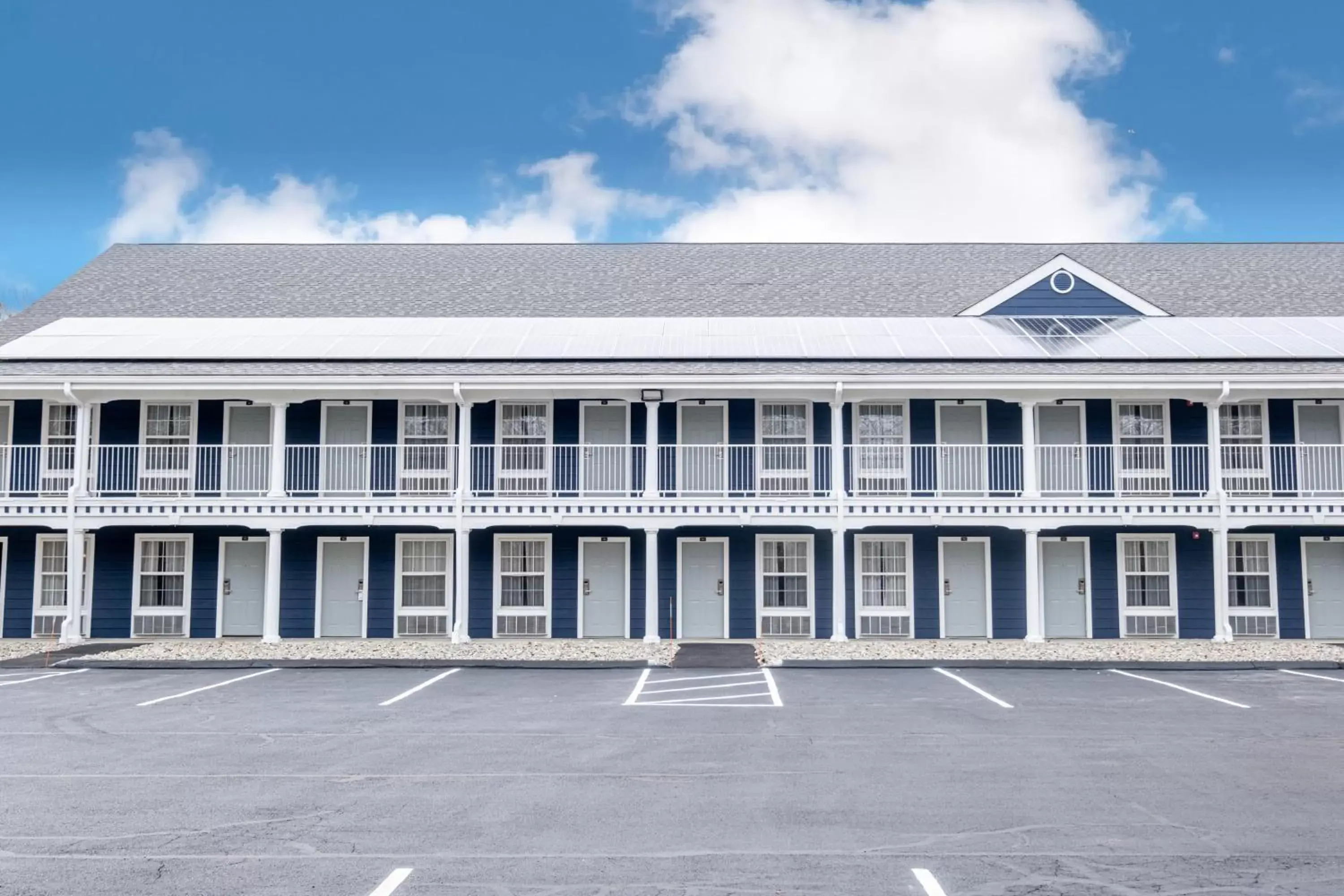 Property Building in Hilltop Inn & Suites - North Stonington