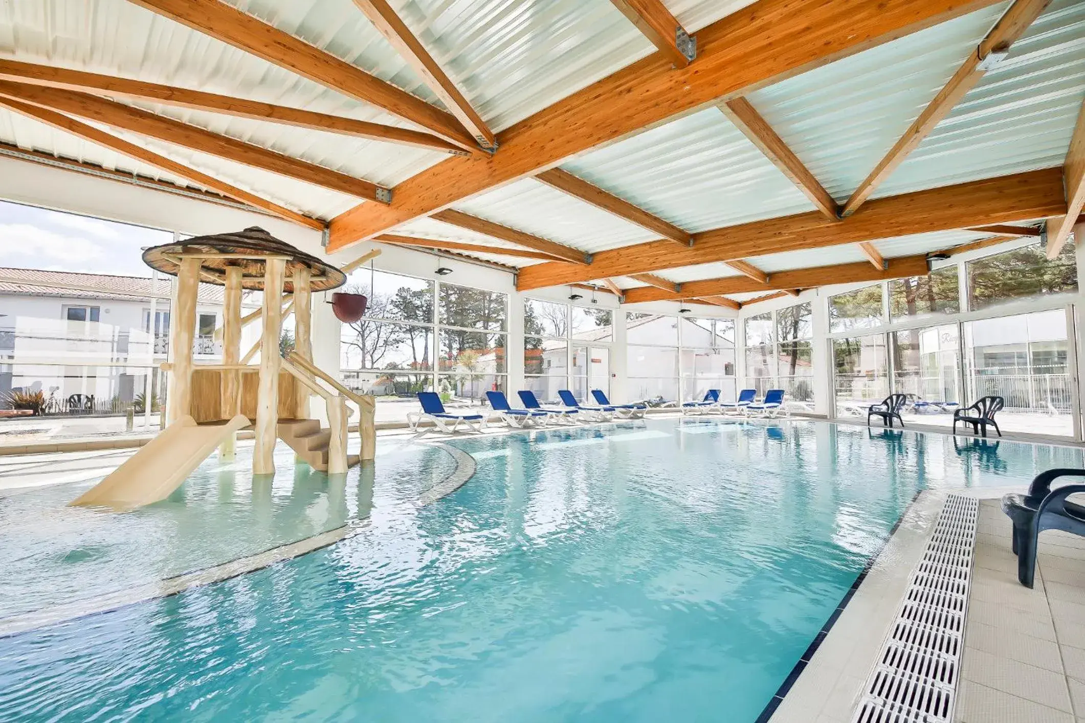 Swimming Pool in Vent D'Eden Park Hotel
