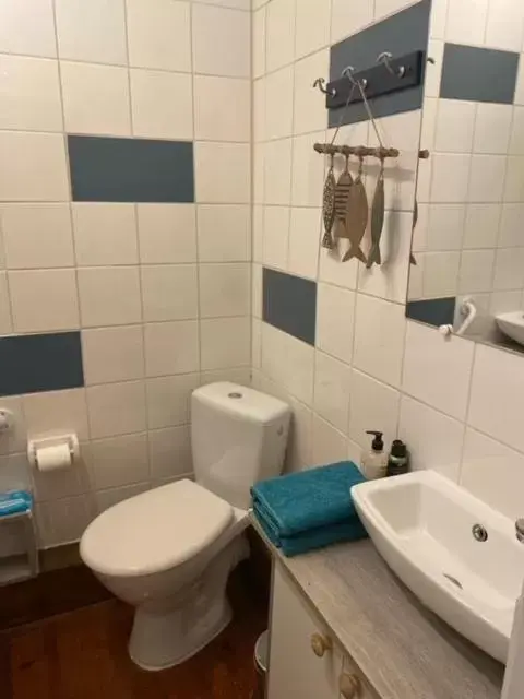 Bathroom in No. 5 Plaisance