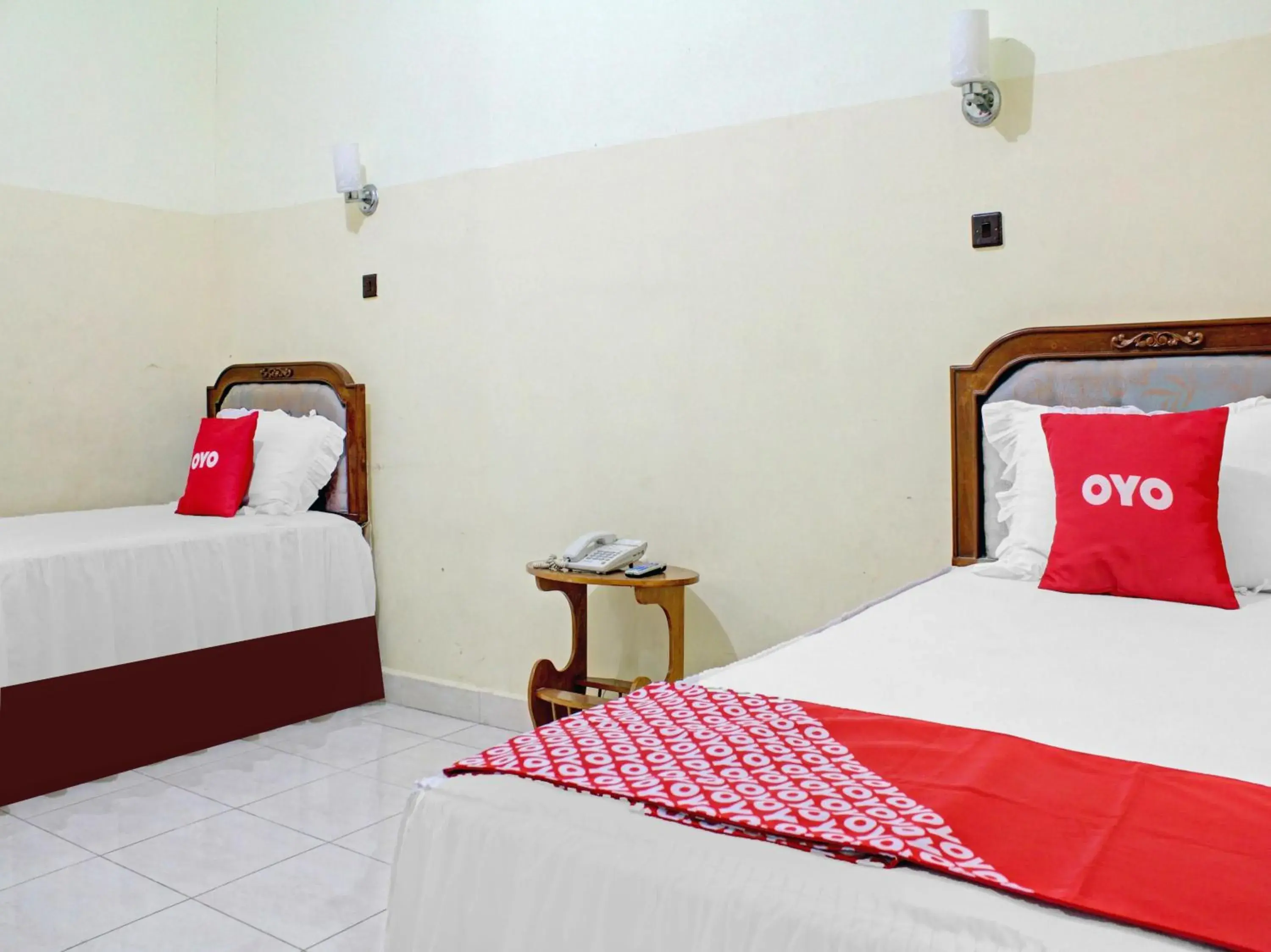 Bedroom in Capital O 90417 Hotel Batu Suli Internasional