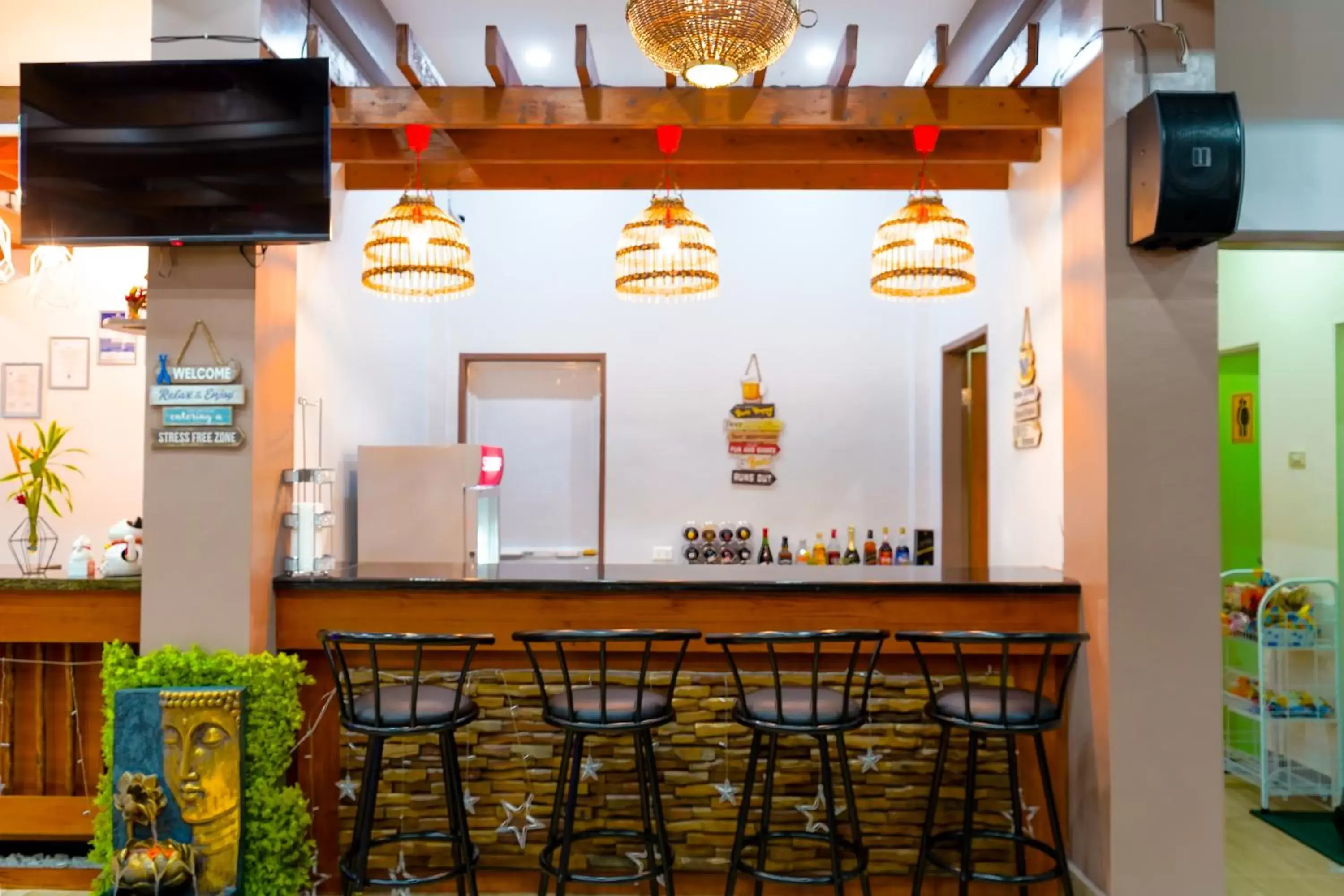 Restaurant/places to eat in MS Mountain Cabin Restaurant/places to eat in MS Mountain Cabin