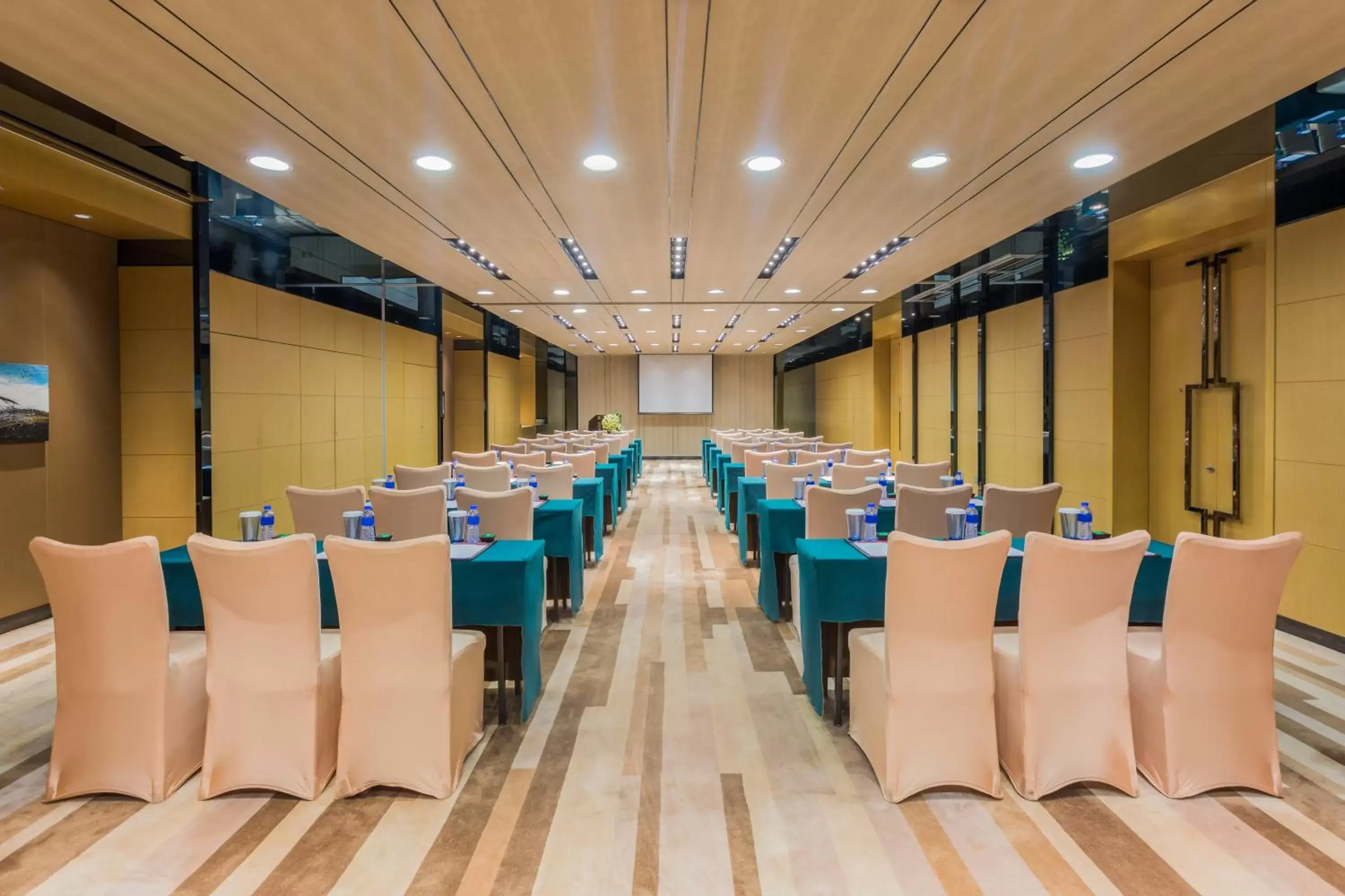 Meeting/conference room, Banquet Facilities in Crowne Plaza Guangzhou Huadu, an IHG Hotel