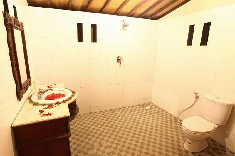 Toilet, Bathroom in Villa Mandi Ubud