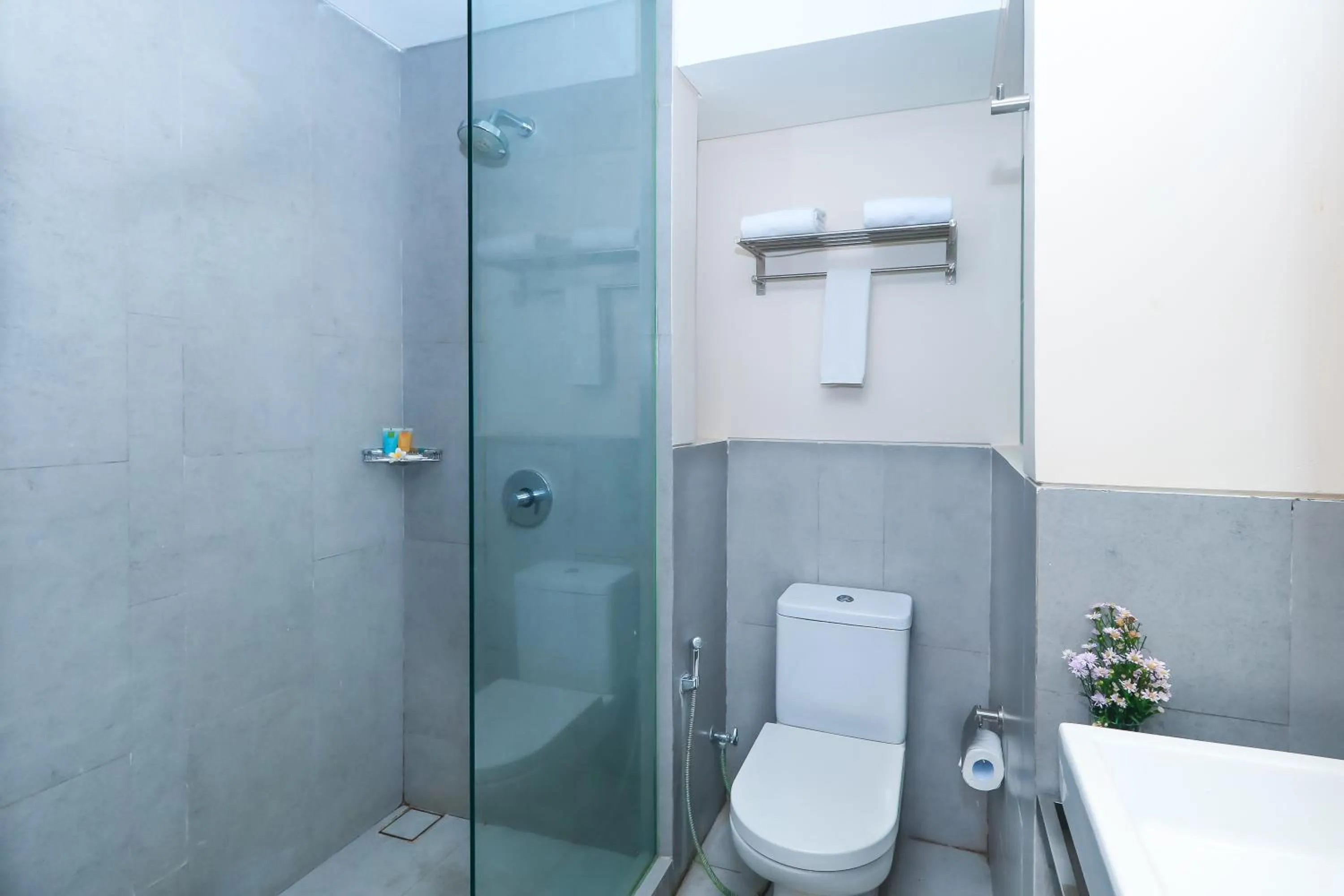 Toilet in J Hotel Kuta