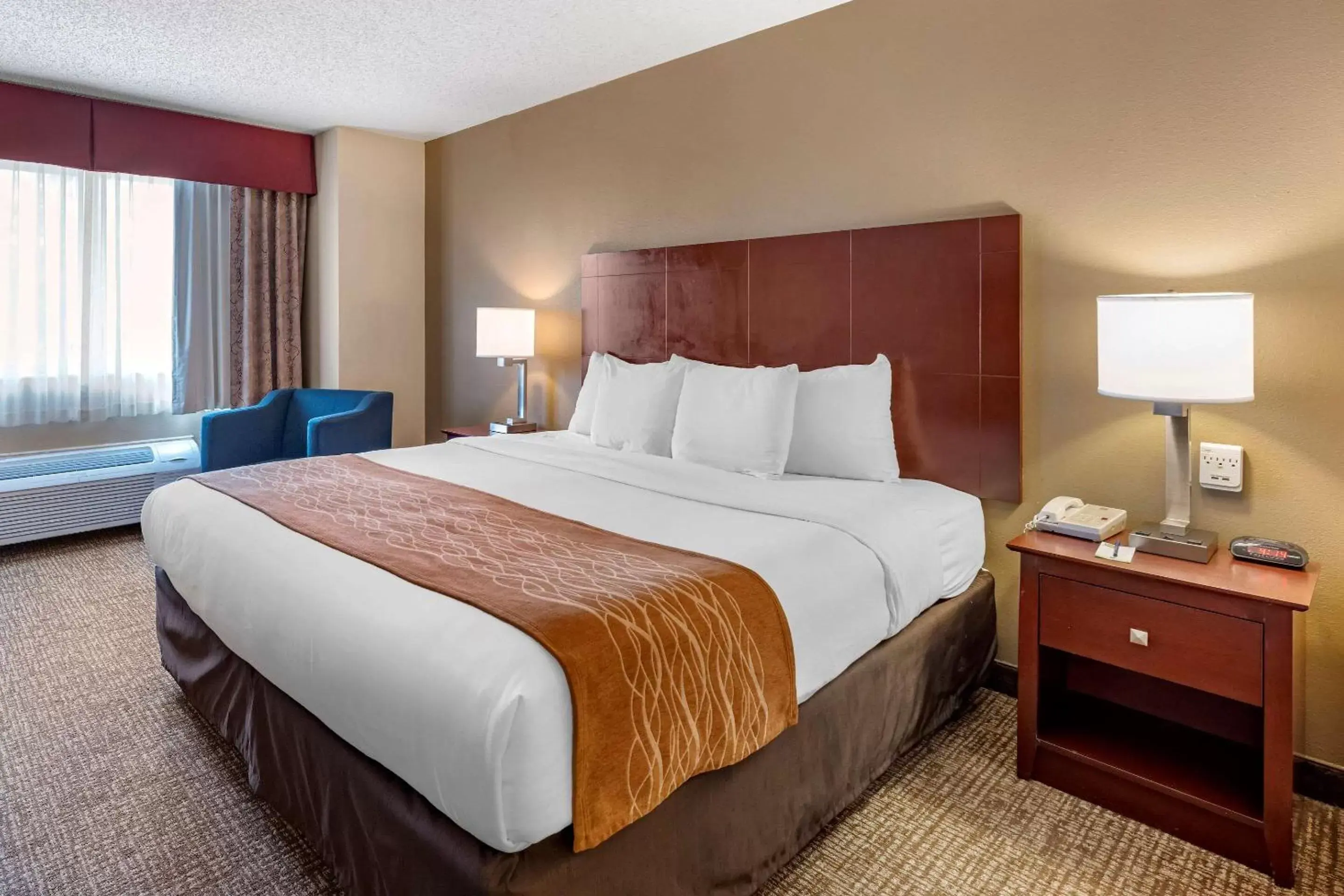 Photo of the whole room, Bed in Comfort Inn & Suites Kelso - Longview