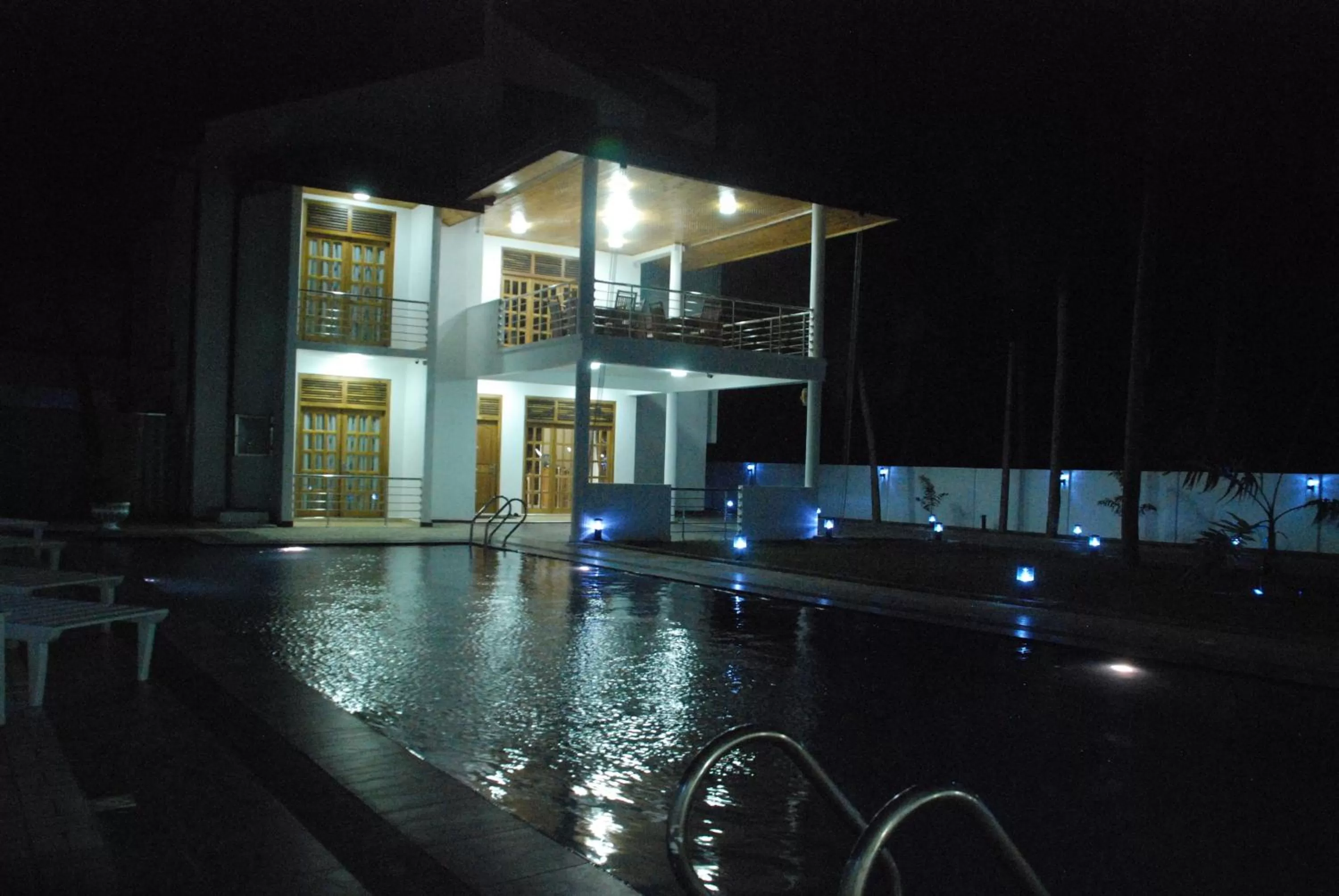 Property building in Bluewater Beach Resort