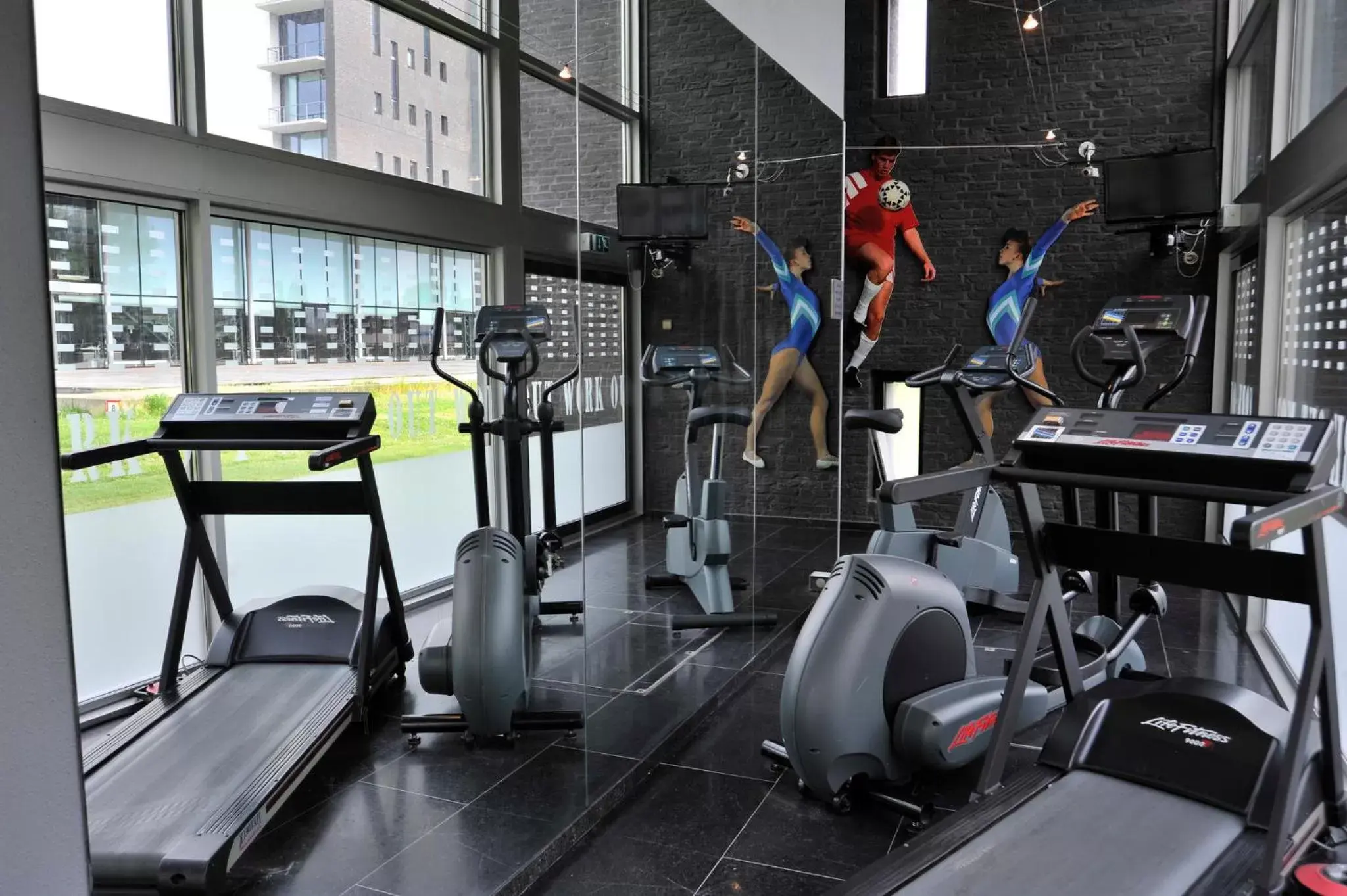 Photo of the whole room, Fitness Center/Facilities in Select Hotel Maastricht