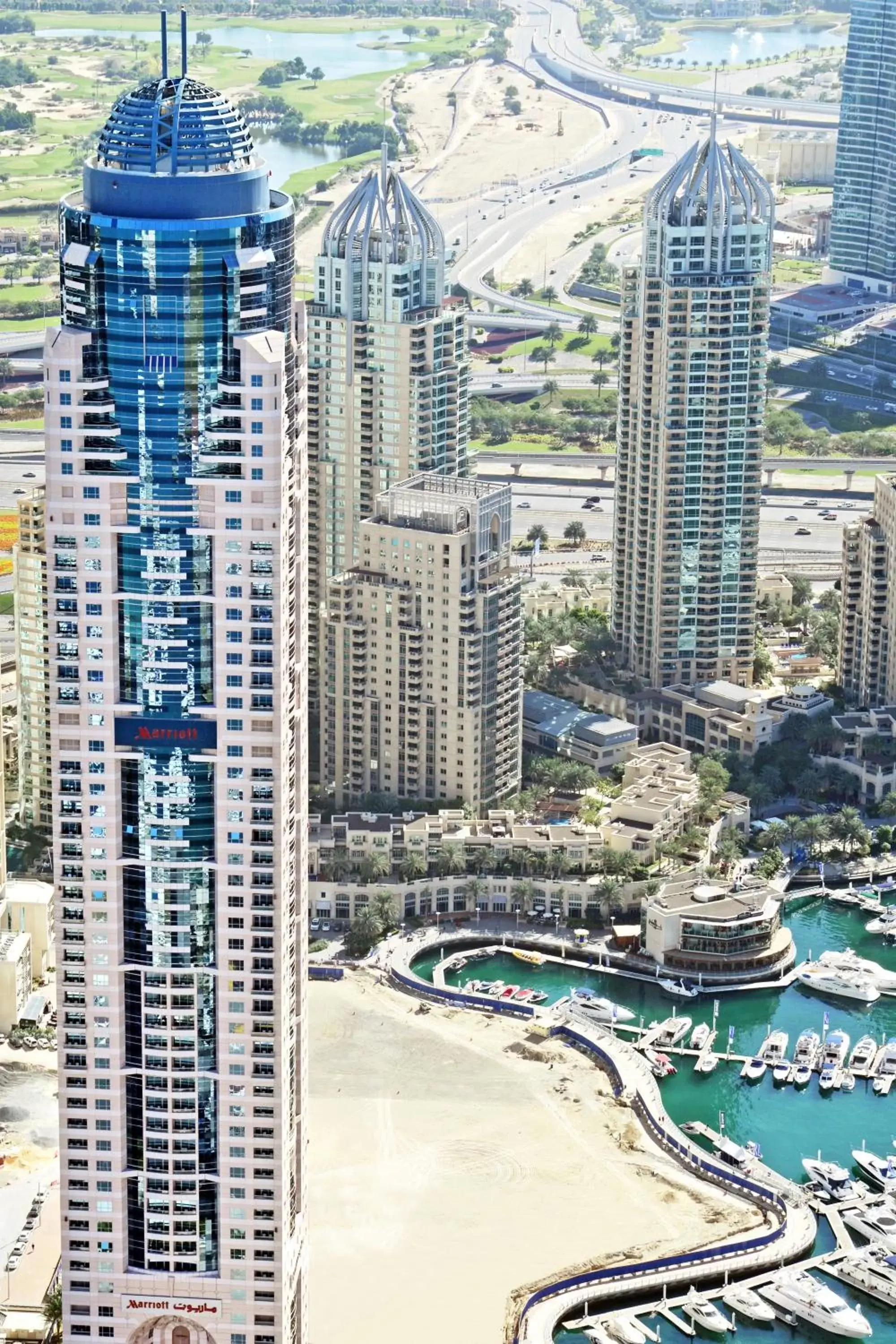 Facade/entrance, Bird's-eye View in Dubai Marriott Harbour Hotel And Suites