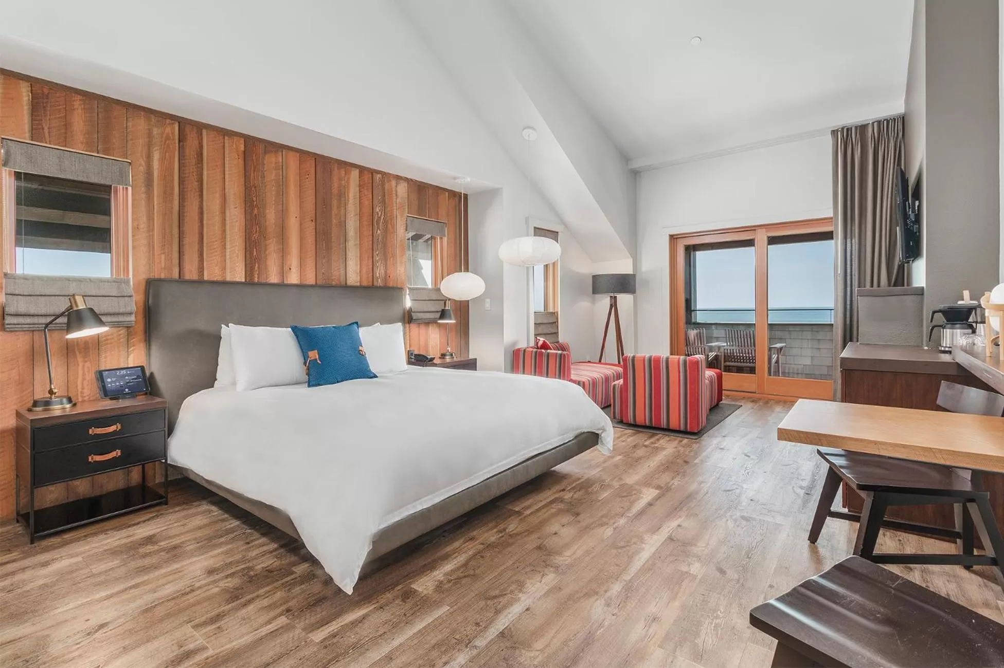 Bed in Headlands Coastal Lodge & Spa