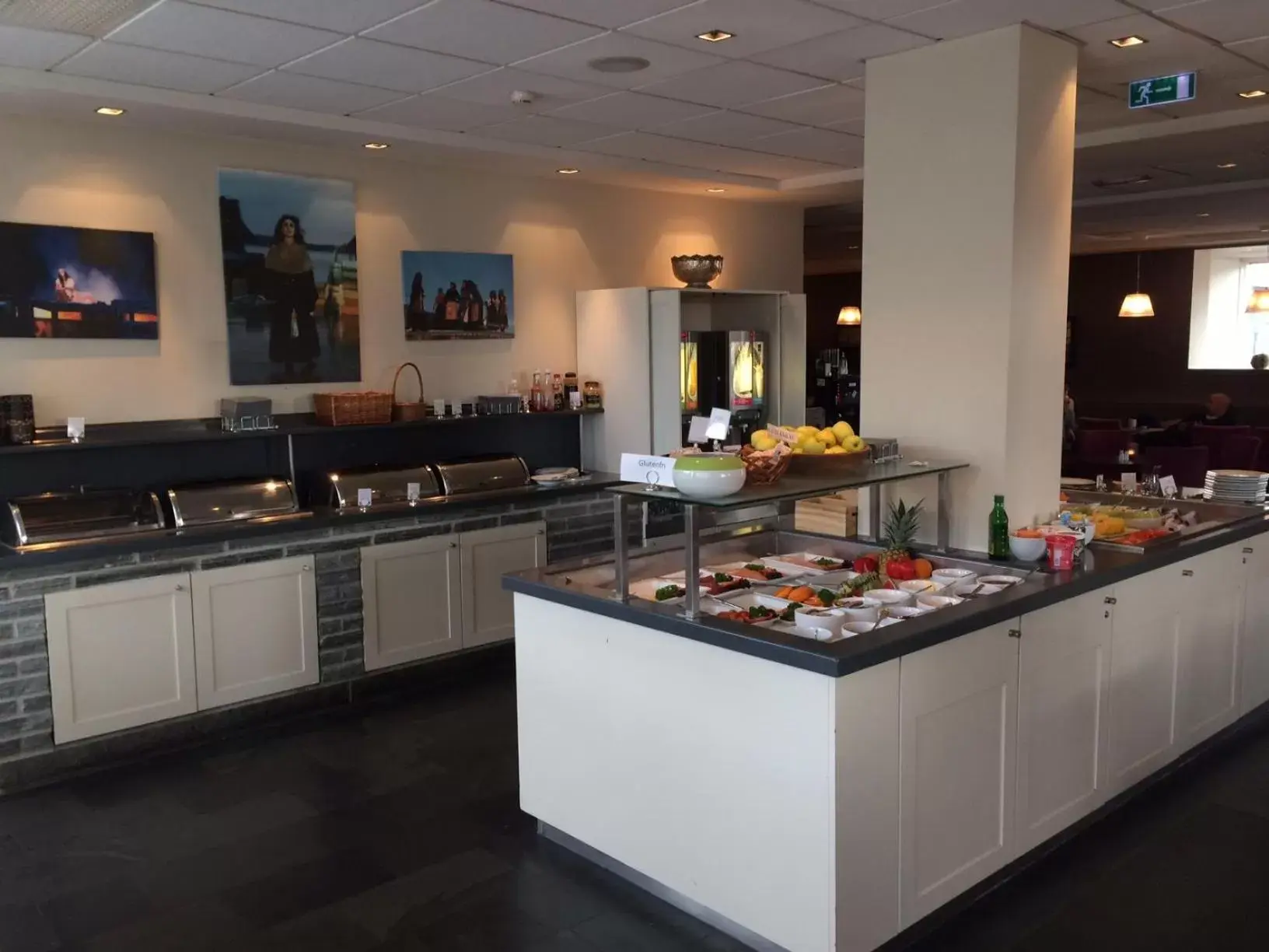 Buffet breakfast, Kitchen/Kitchenette in Quality Hotel Grand Kristiansund