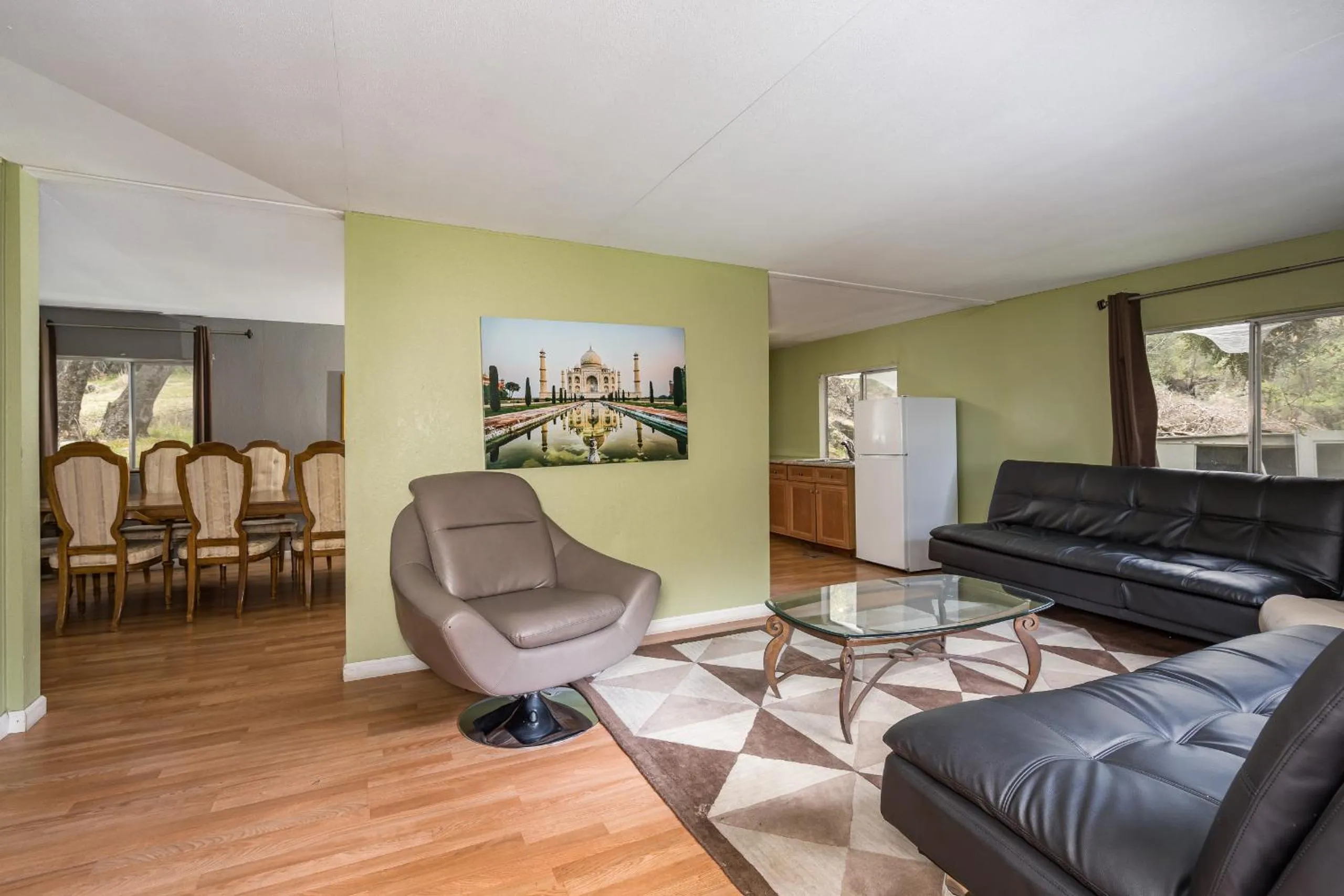 Mountain Trail Lodge and Vacation Rentals