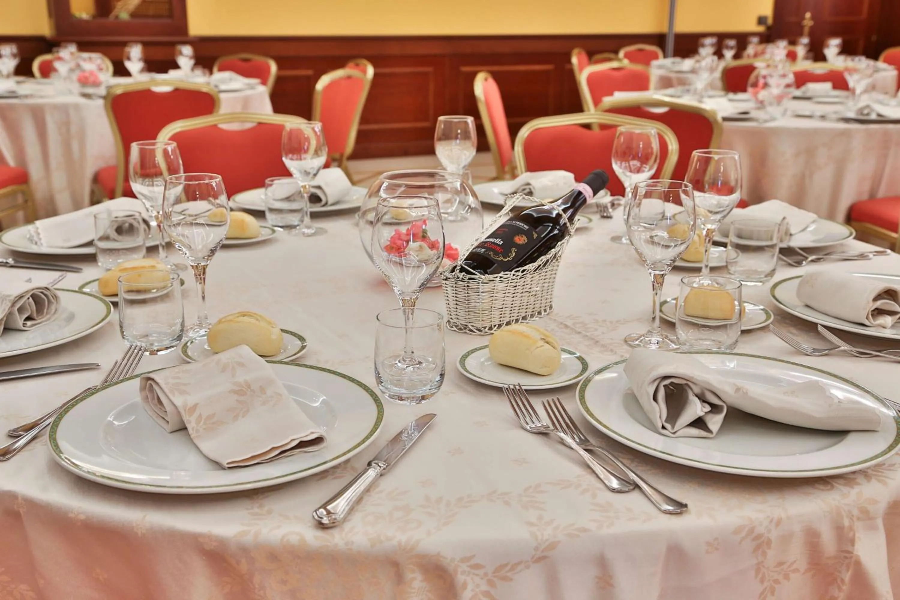 Restaurant/places to eat in Best Western Classic Hotel