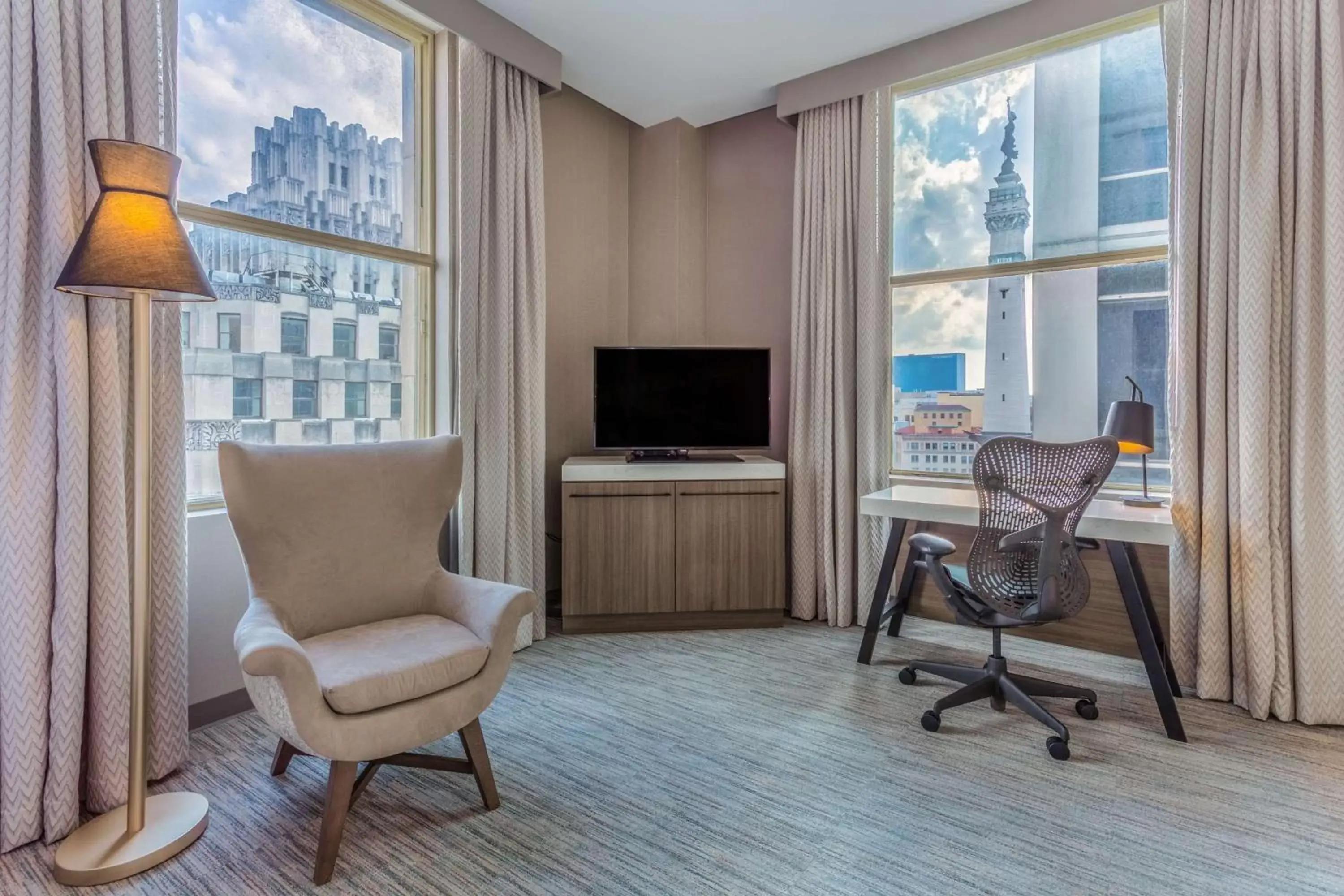 Bedroom, Seating Area in Hilton Garden Inn Indianapolis Downtown